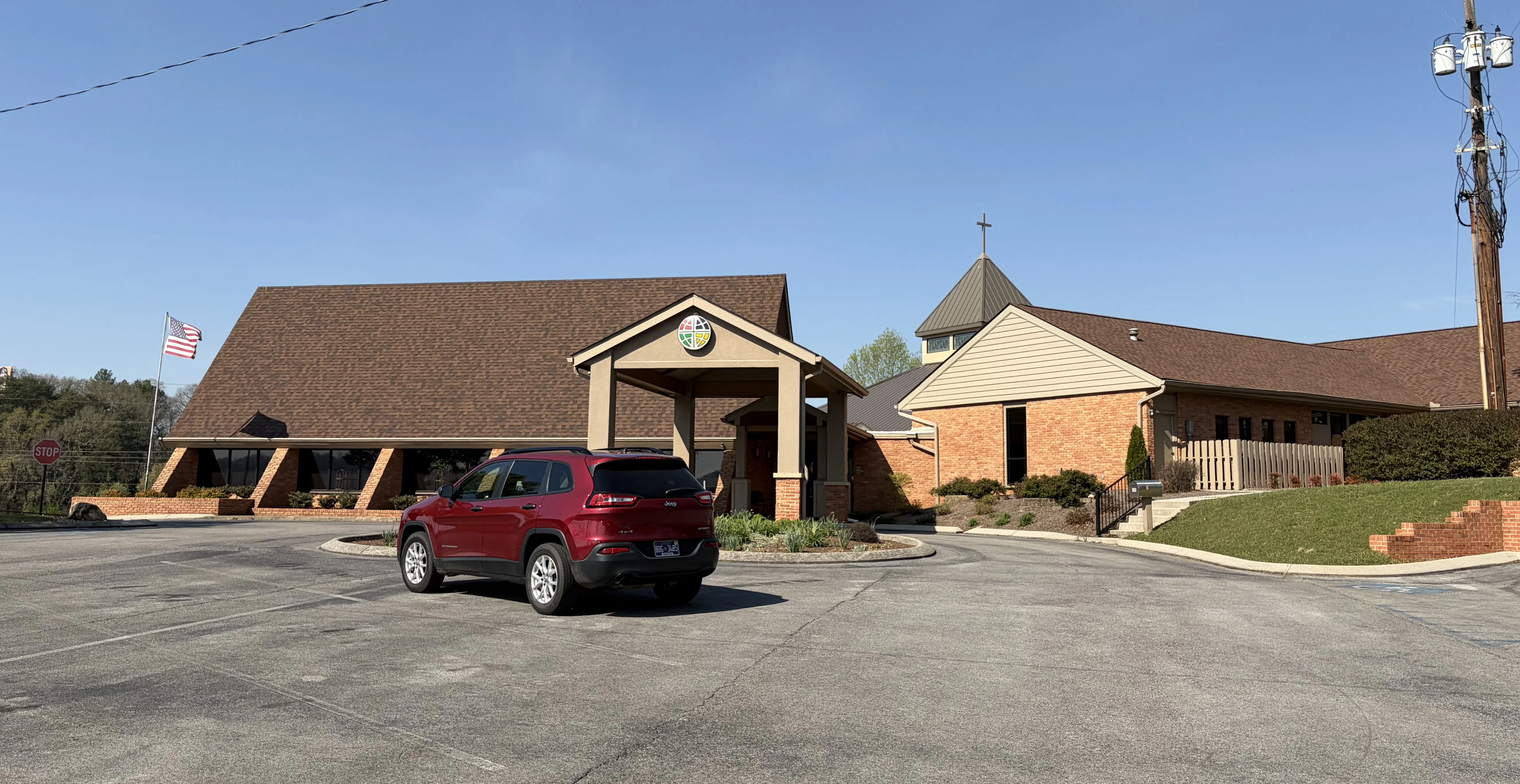 Street view in the Hixson area of Chattanooga, Tennessee. — License: