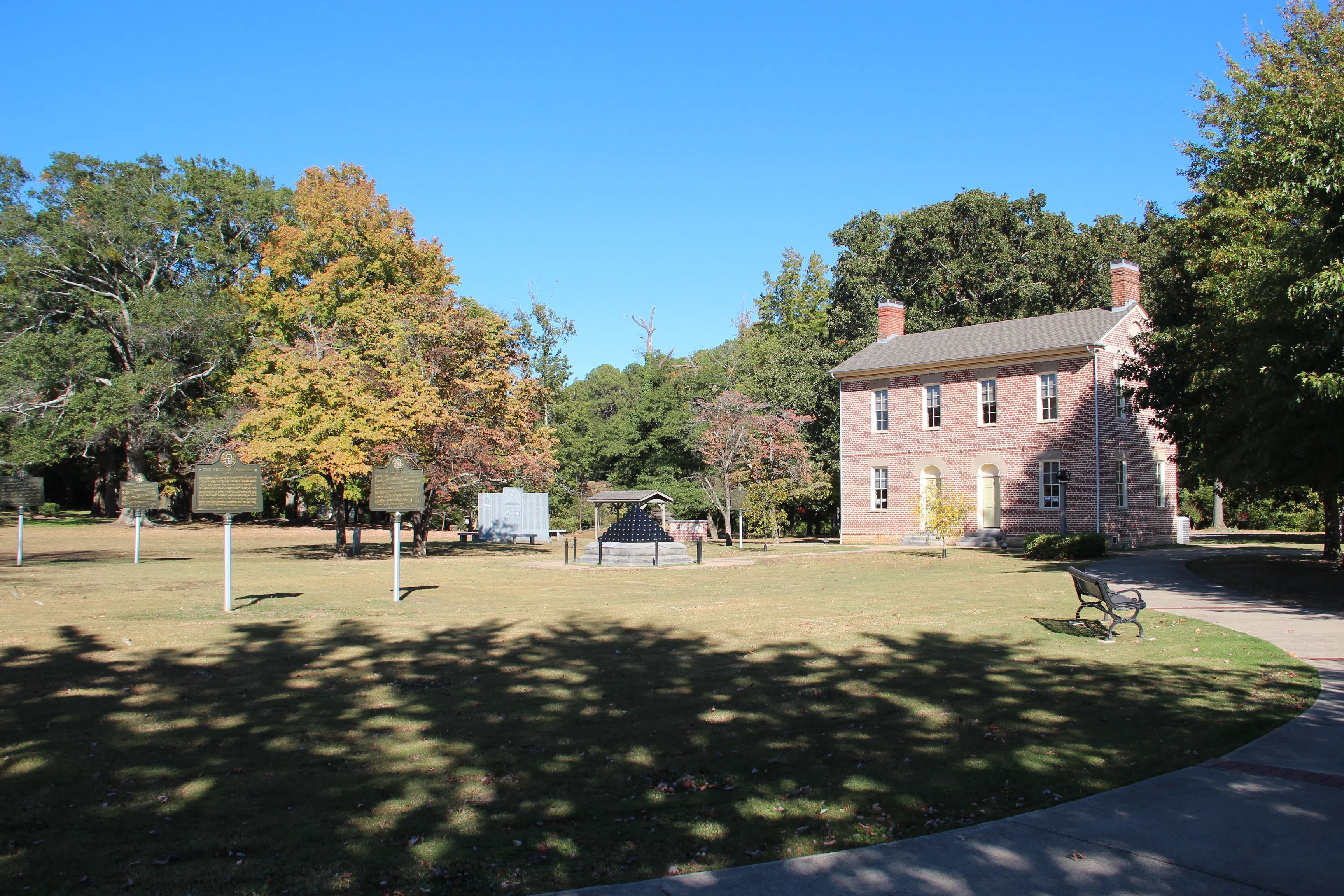 John B. Gordon Hall in LaFayette, GA. — License: