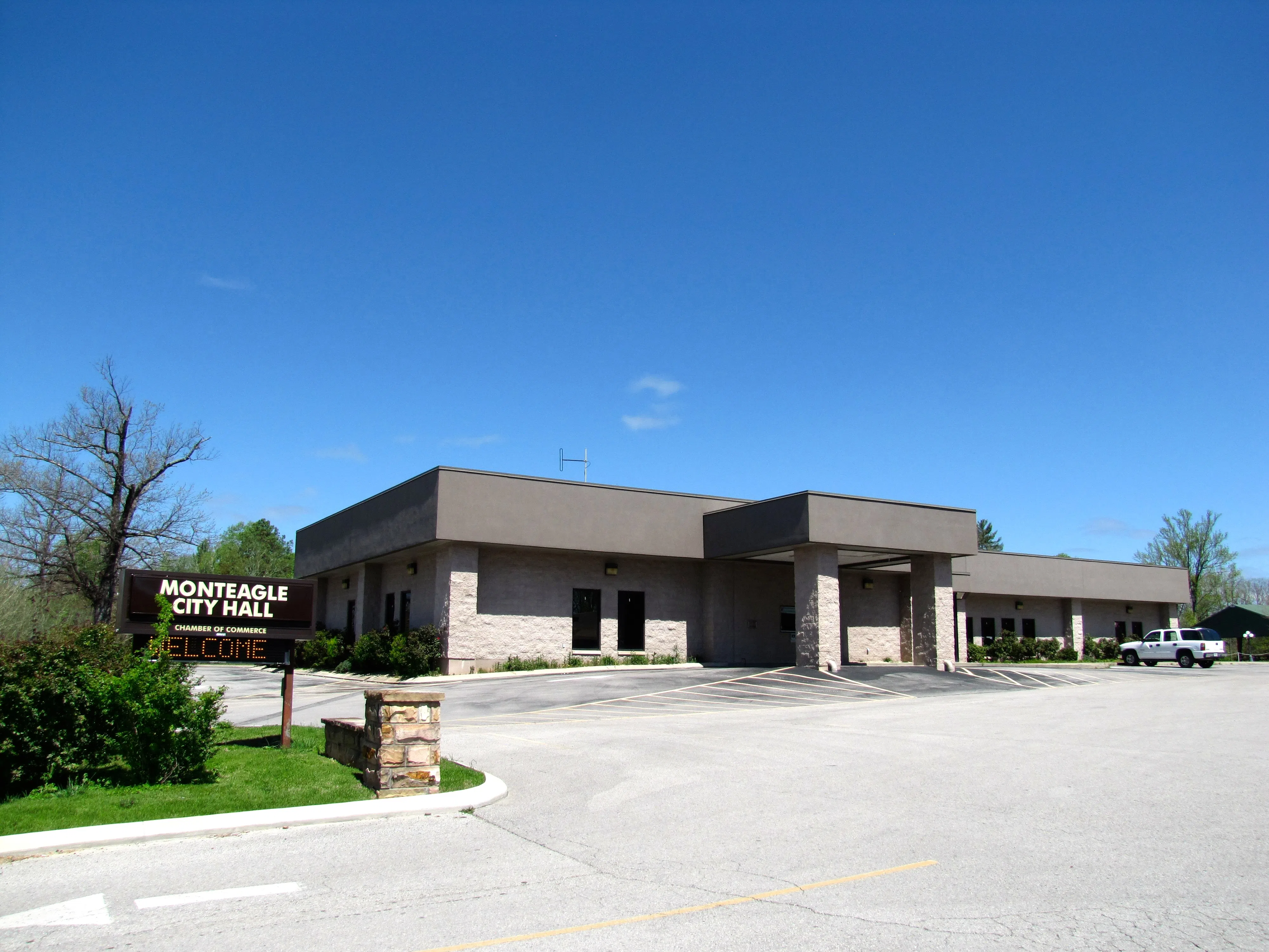 City Hall in Monteagle, Tennessee, United States.  — License: