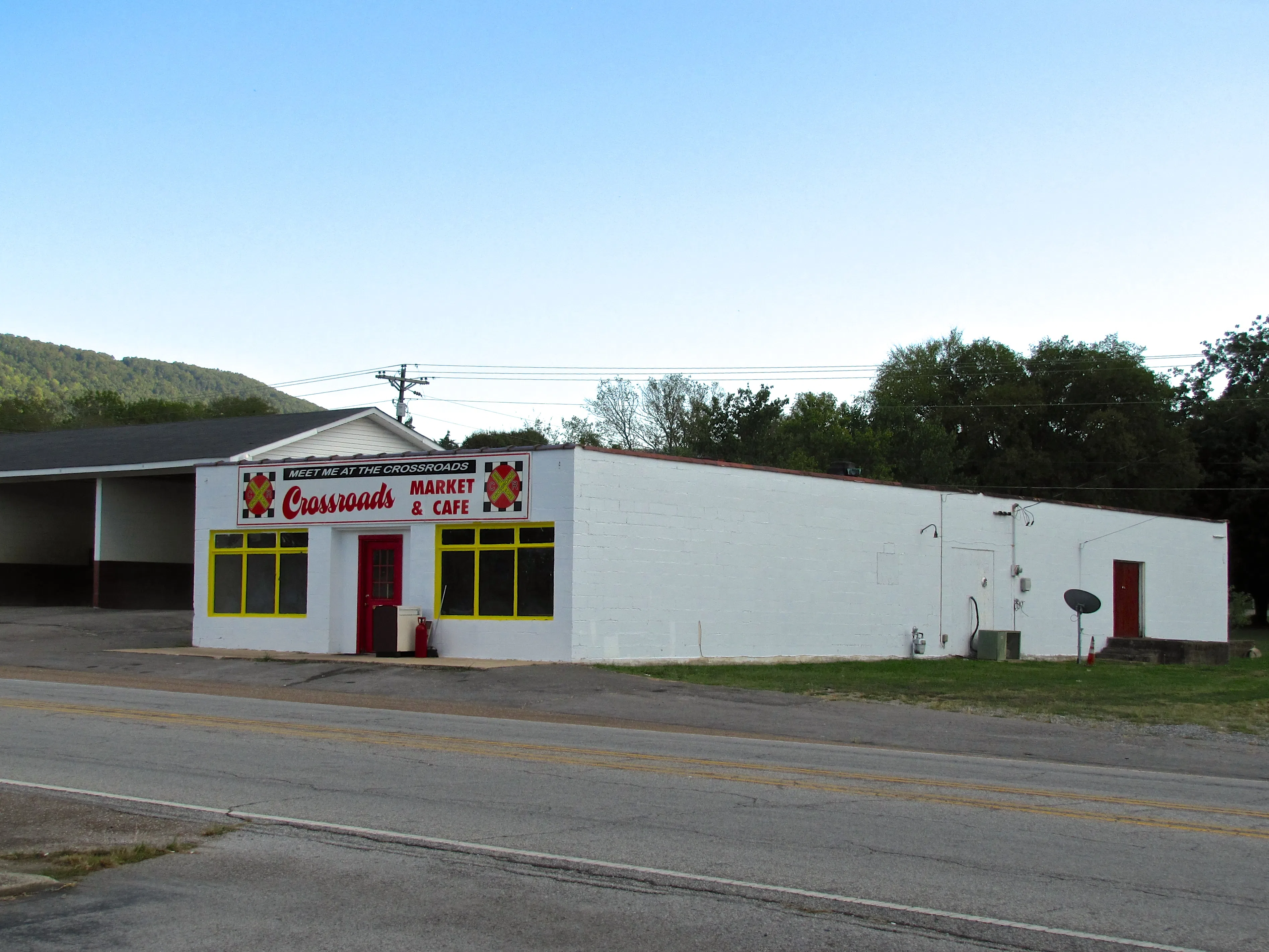 Crossroads Market and Café in Powells Crossroads, Tennessee, United States. — License: