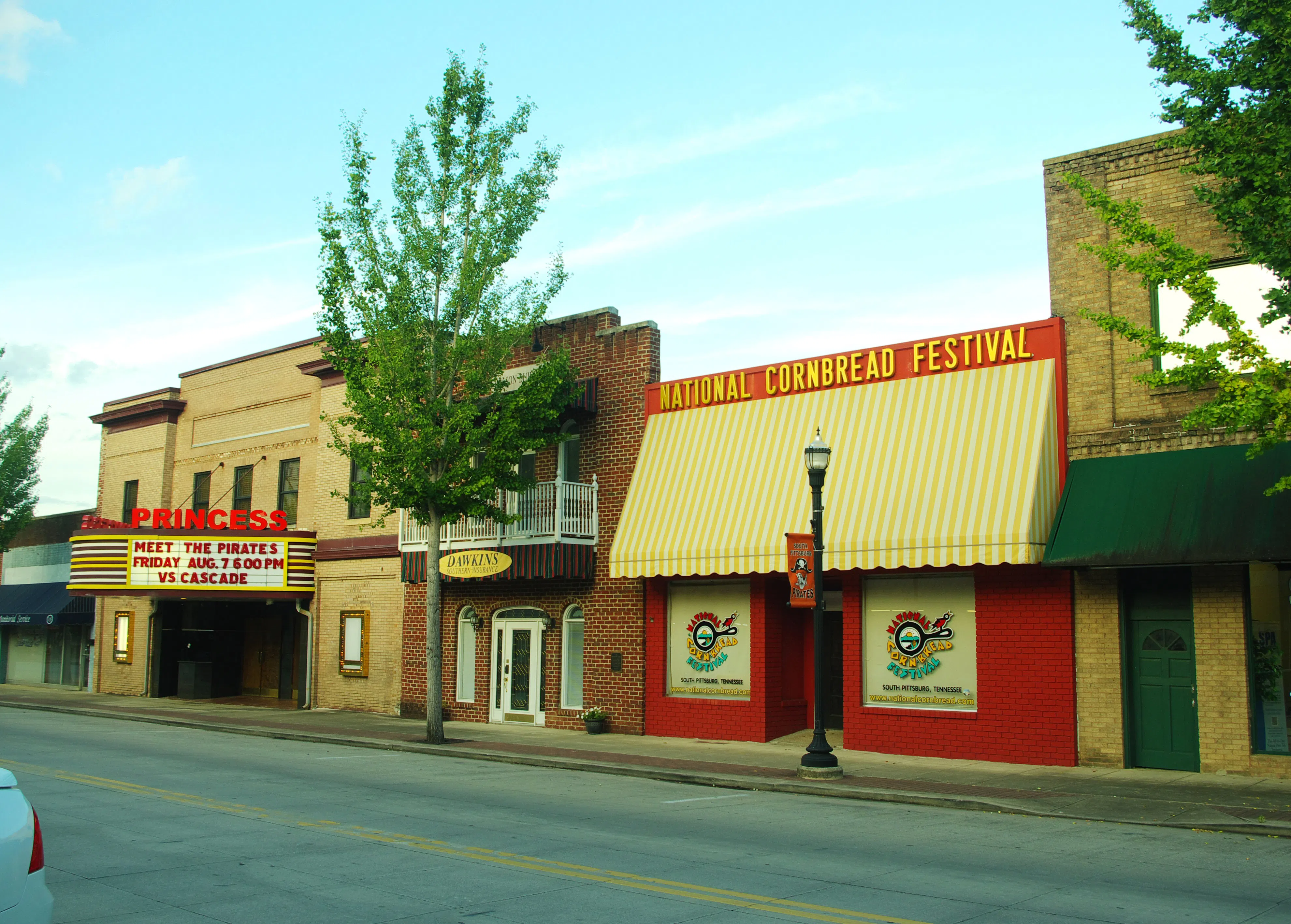 The Princess Theatre and the National Cornbread Festival building on South Cedar Avenue in South Pittsburg, Tennessee.  — License: