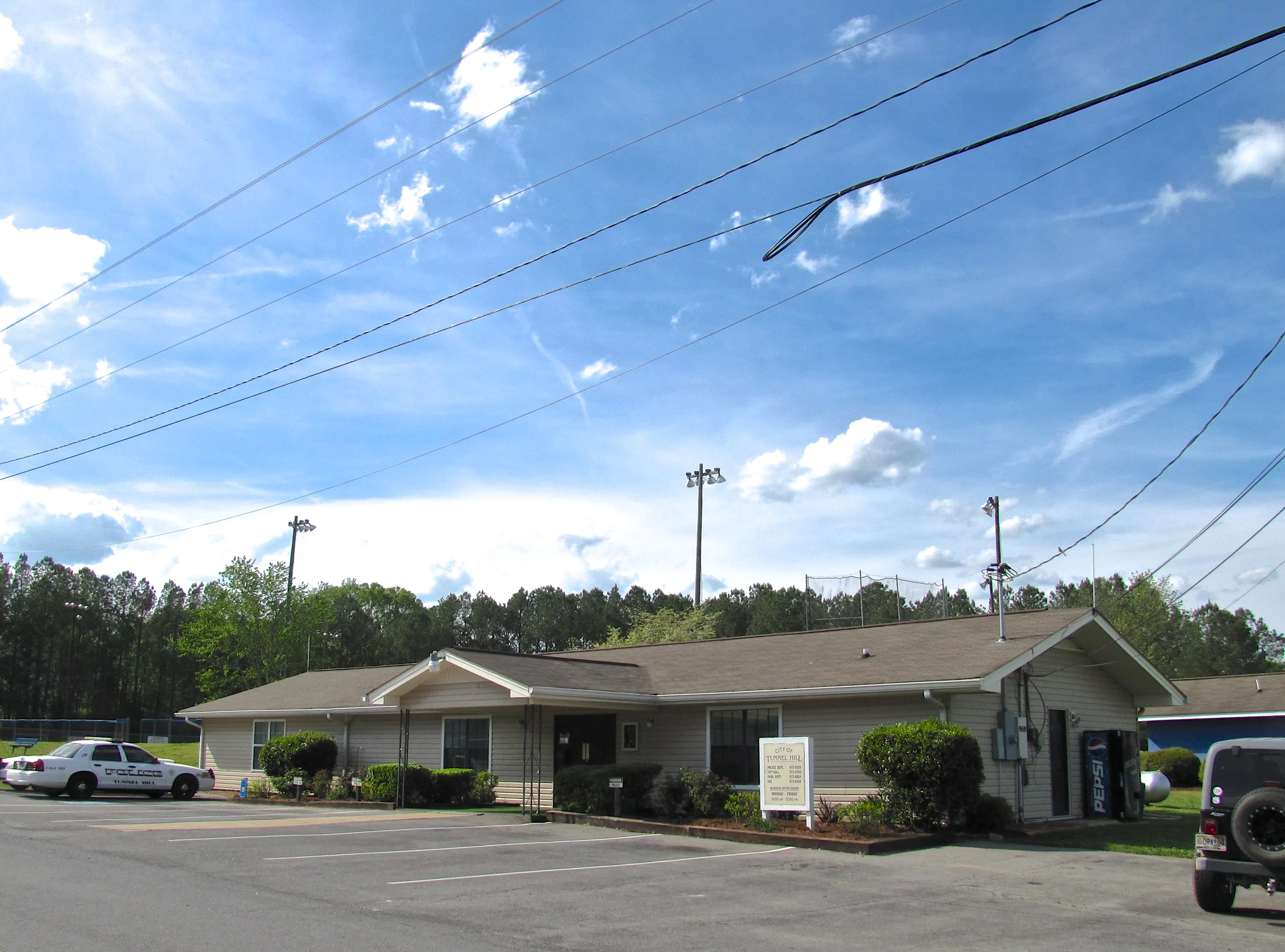 City Hall in Tunnel Hill, Georgia, United States. — License:
