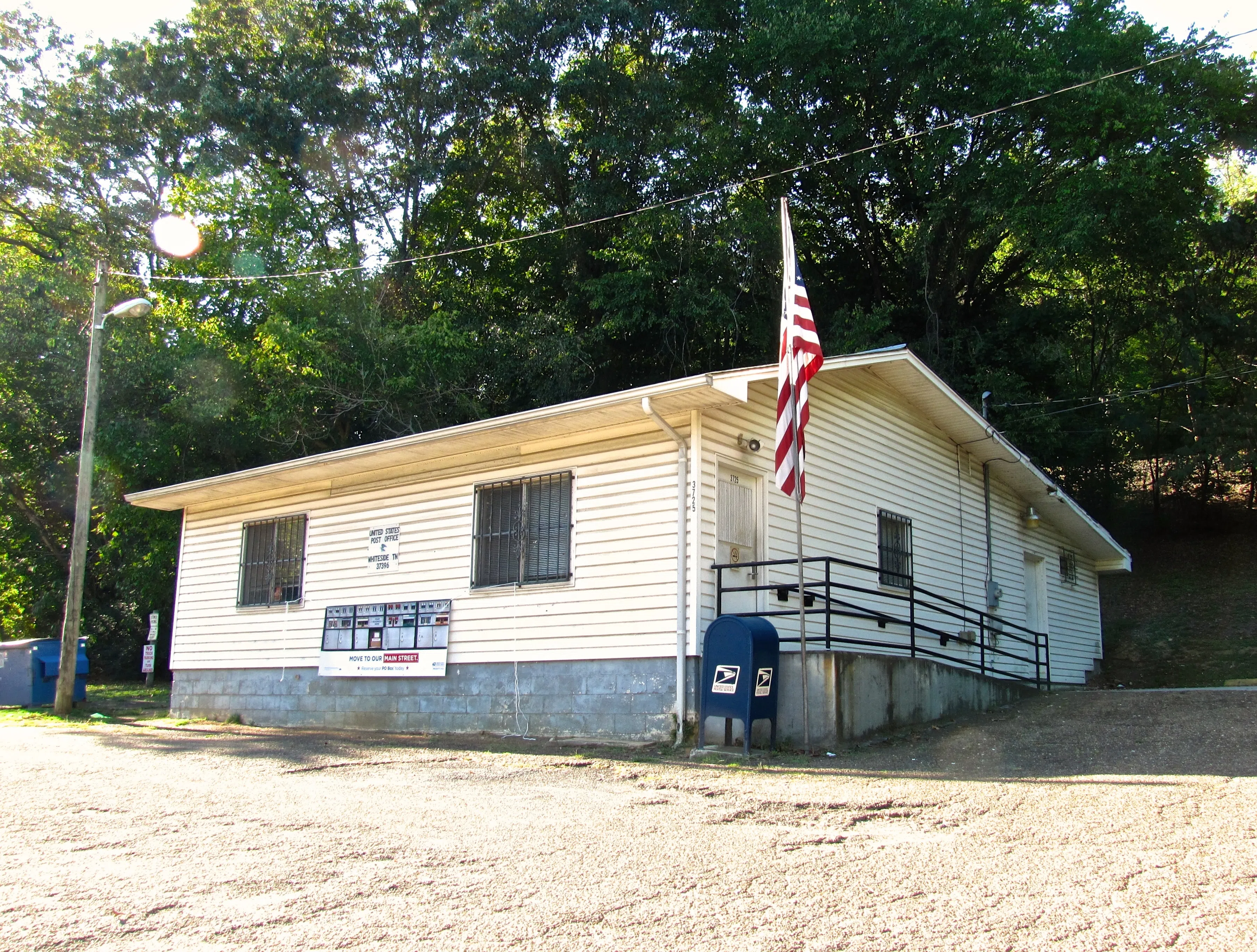 Post office in Whiteside, Tennessee, United States. — License: