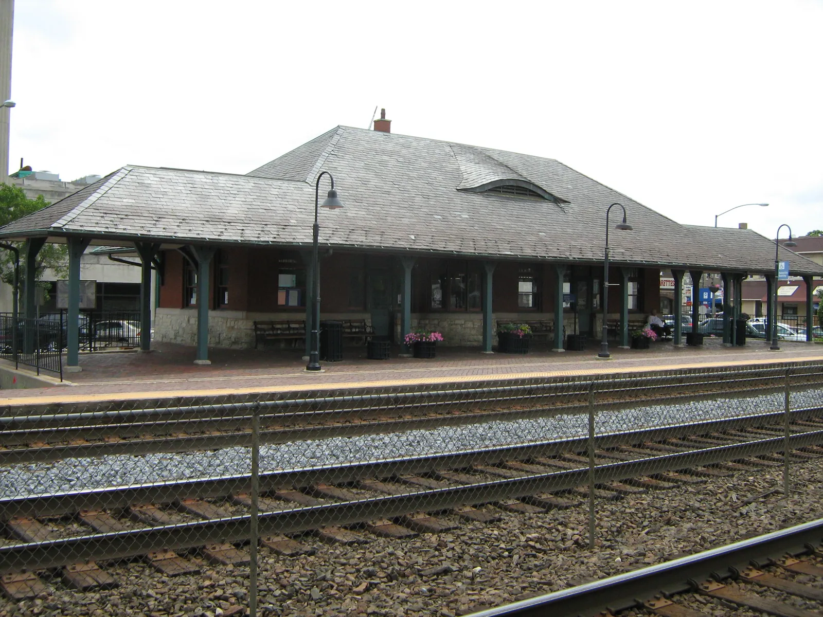 6801 W. Windsor Ave. Berwyn, IL 60402 (708) 484-6534 Metra Burlington Northern Santa Fe (BNSF) Line   Zone B