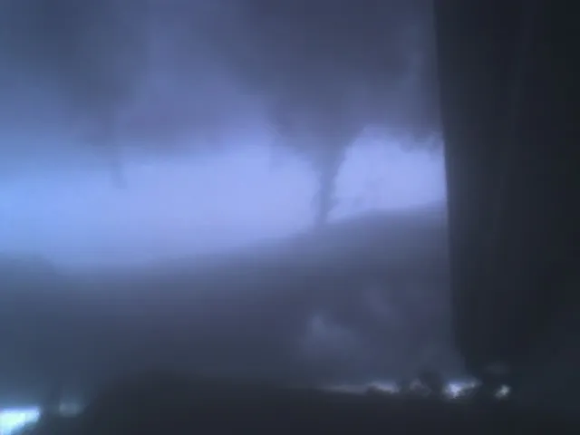 Tornado forming over Hickory Hills, July 2008