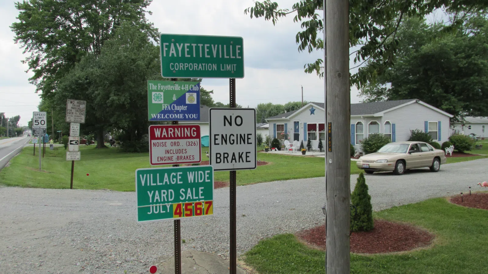 Fayetteville corporation limit sugn.
