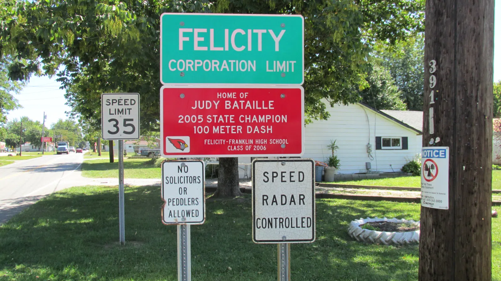 Felicity, Ohio corporation limit sign.