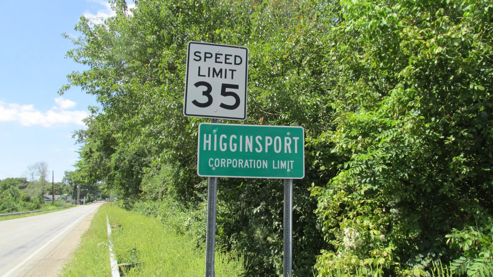 Higginsport corporation limit sign.
