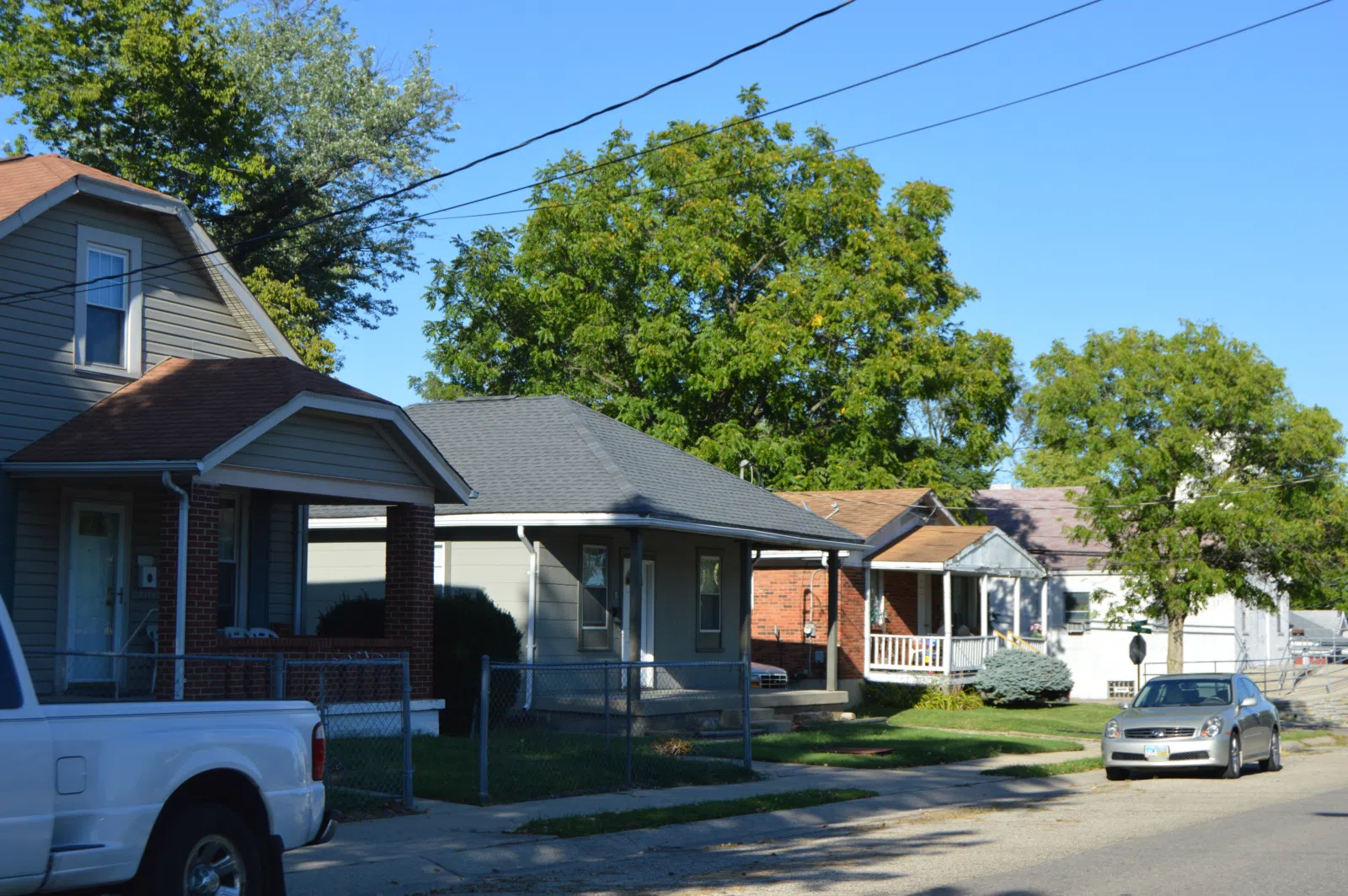 Houses on the northern side of Steffen Avenue just west of the McIntyre Avenue intersection (which is visible at far right) in Lincoln Heights, Ohio, United States.