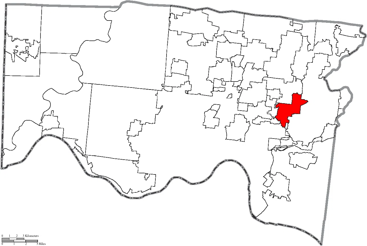 Map of the municipal and township boundaries of Hamilton County, Ohio, United States, as of the 2000 census, with the location of the city of Madeira highlighted. Township borders are shown only in unincorporated areas i