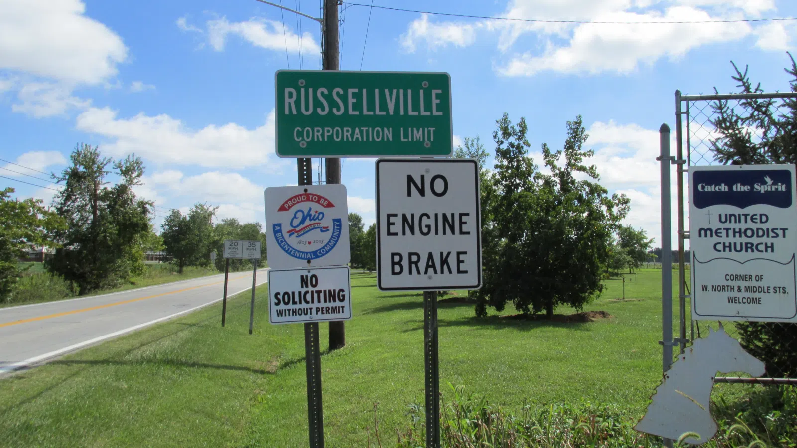 Russellville corporation limit sign.