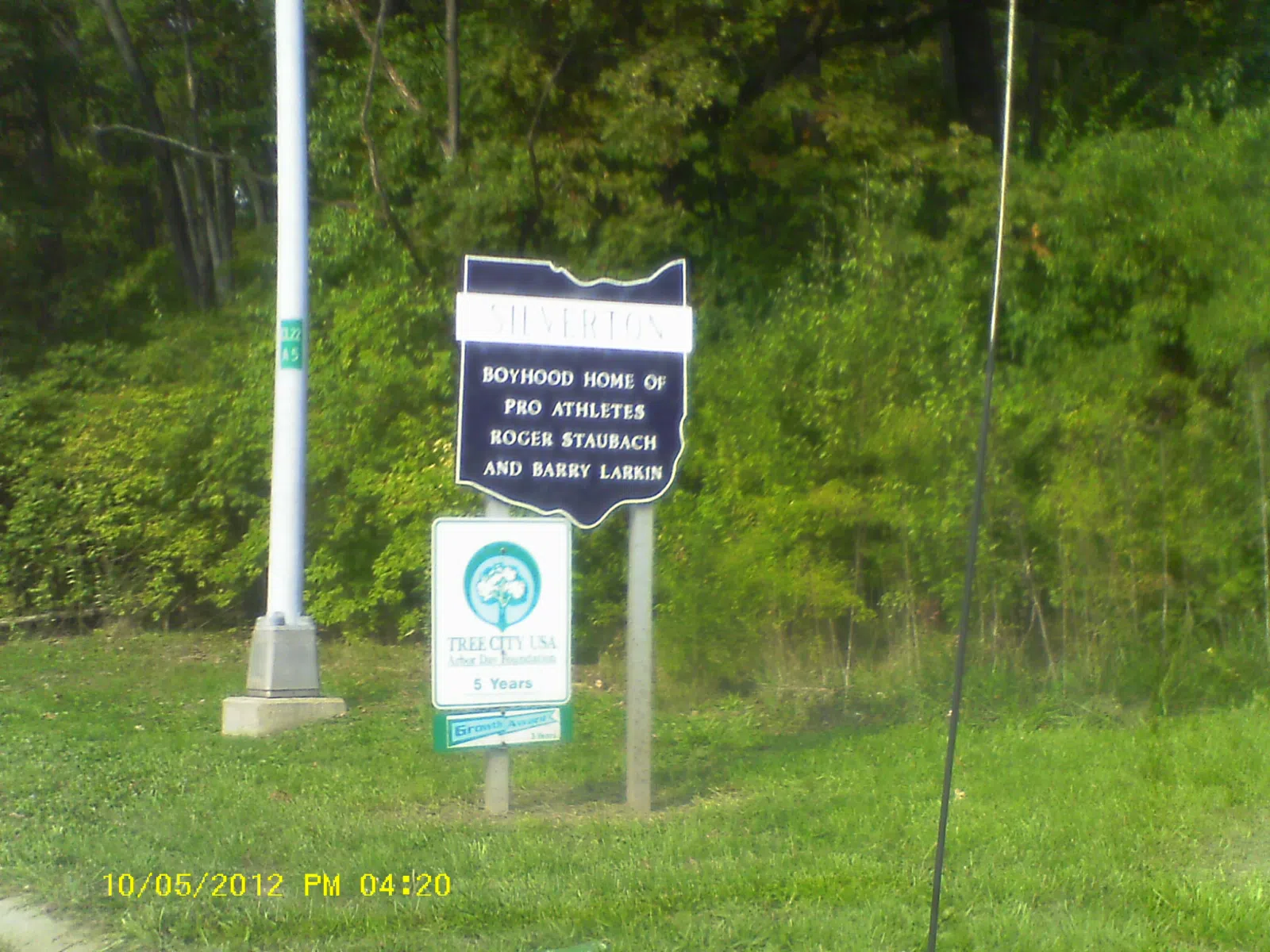 Sign on northbound Stewart Road at I-71