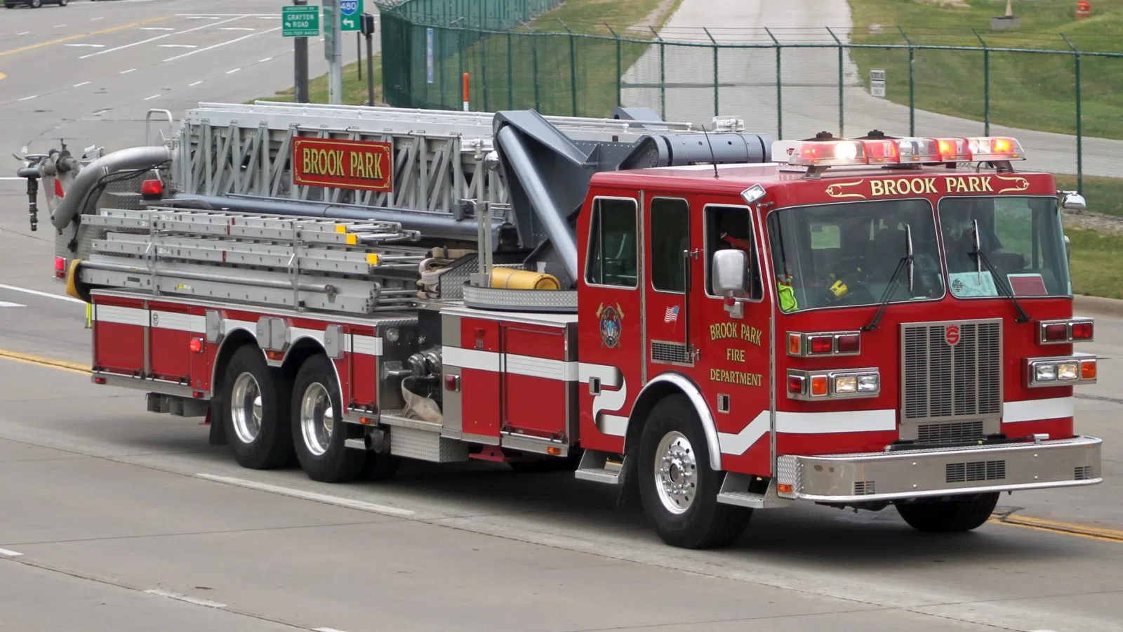 Brook Park Ohio Fire Department Ladder 1 Sutphen