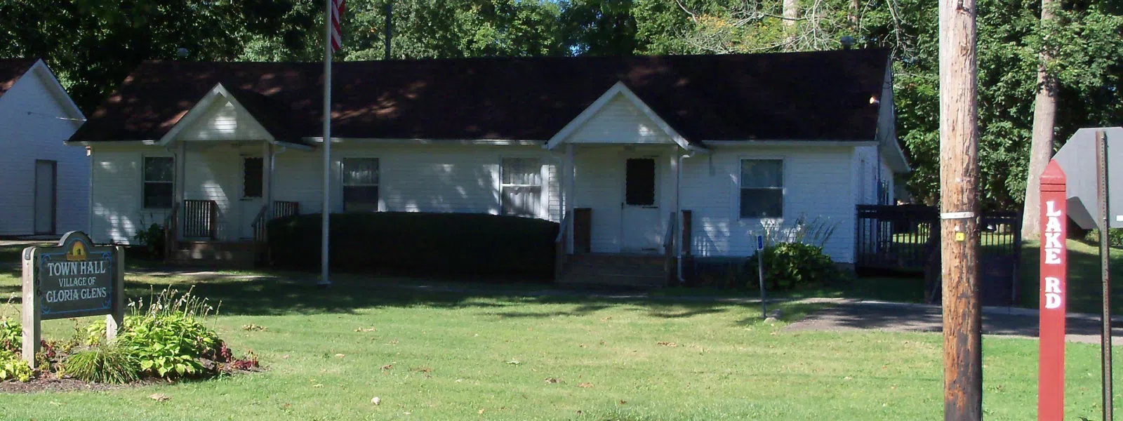 Gloria Glens Park, Ohio Town Hall