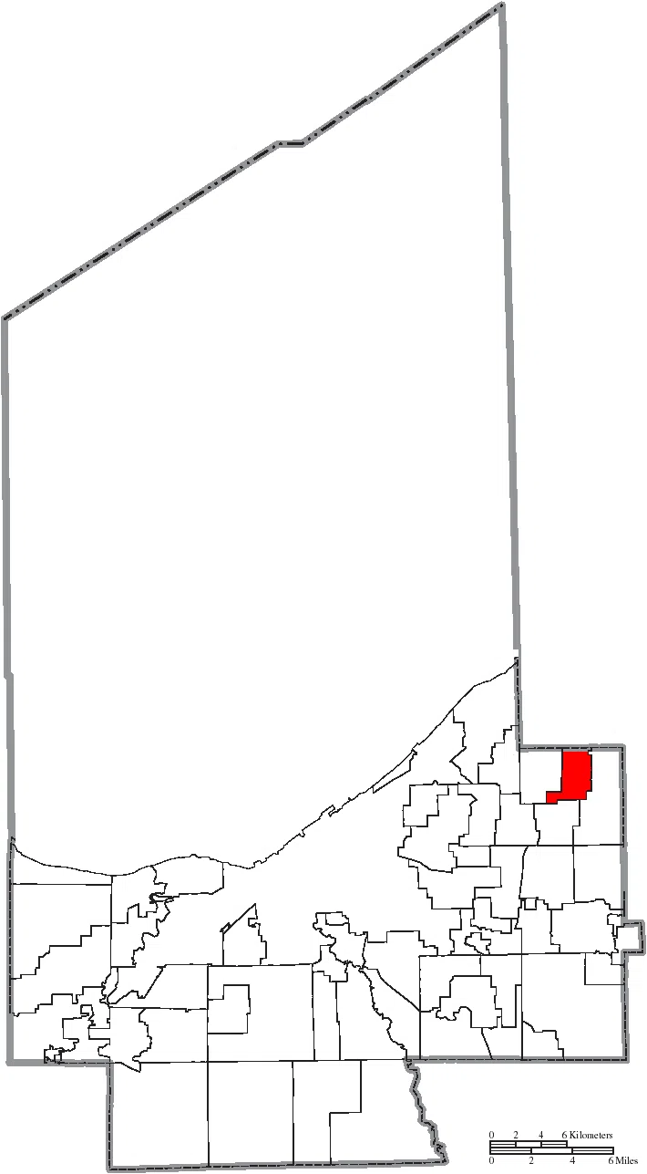 Map of the municipal and township boundaries of Cuyahoga County , Ohio , United States , as of the 2000 census, with the location of the village of Mayfield highlighted.…