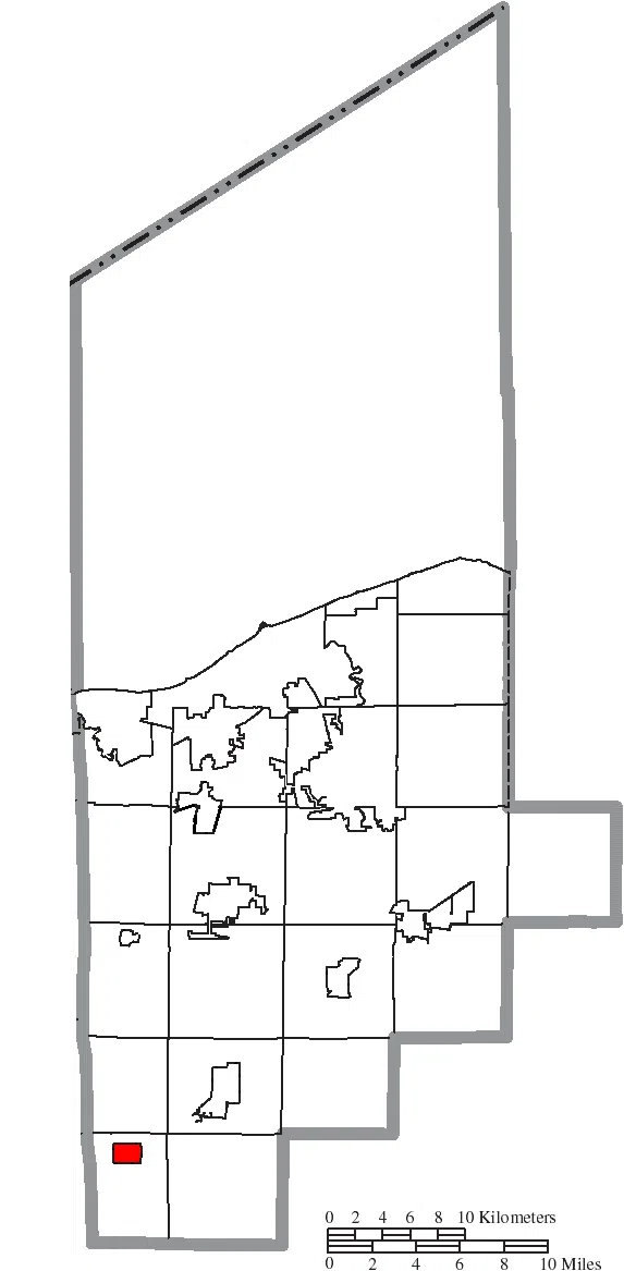 Map of the municipal and township boundaries of Lorain County , Ohio , United States , as of the 2000 census, with the location of the village of Rochester highlighted.…