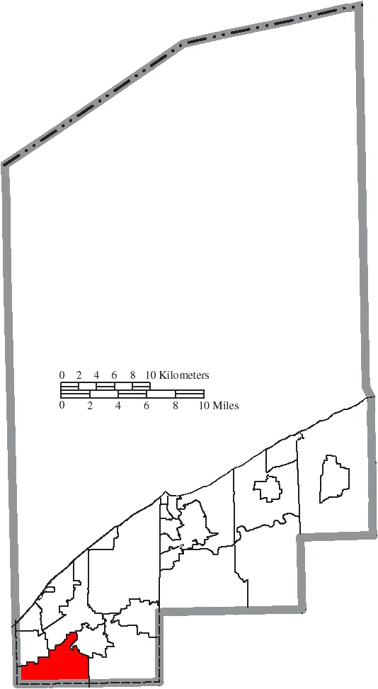 Map of the municipal and township boundaries of Lake County , Ohio , United States , as of the 2000 census, with the location of the city of Willoughby Hills…