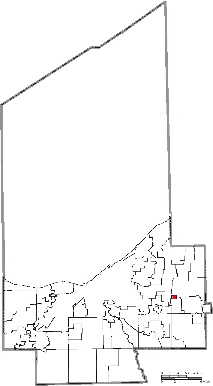 Map of the municipal and township boundaries of Cuyahoga County , Ohio , United States , as of the 2000 census, with the location of the village of Woodmere highlighted.…