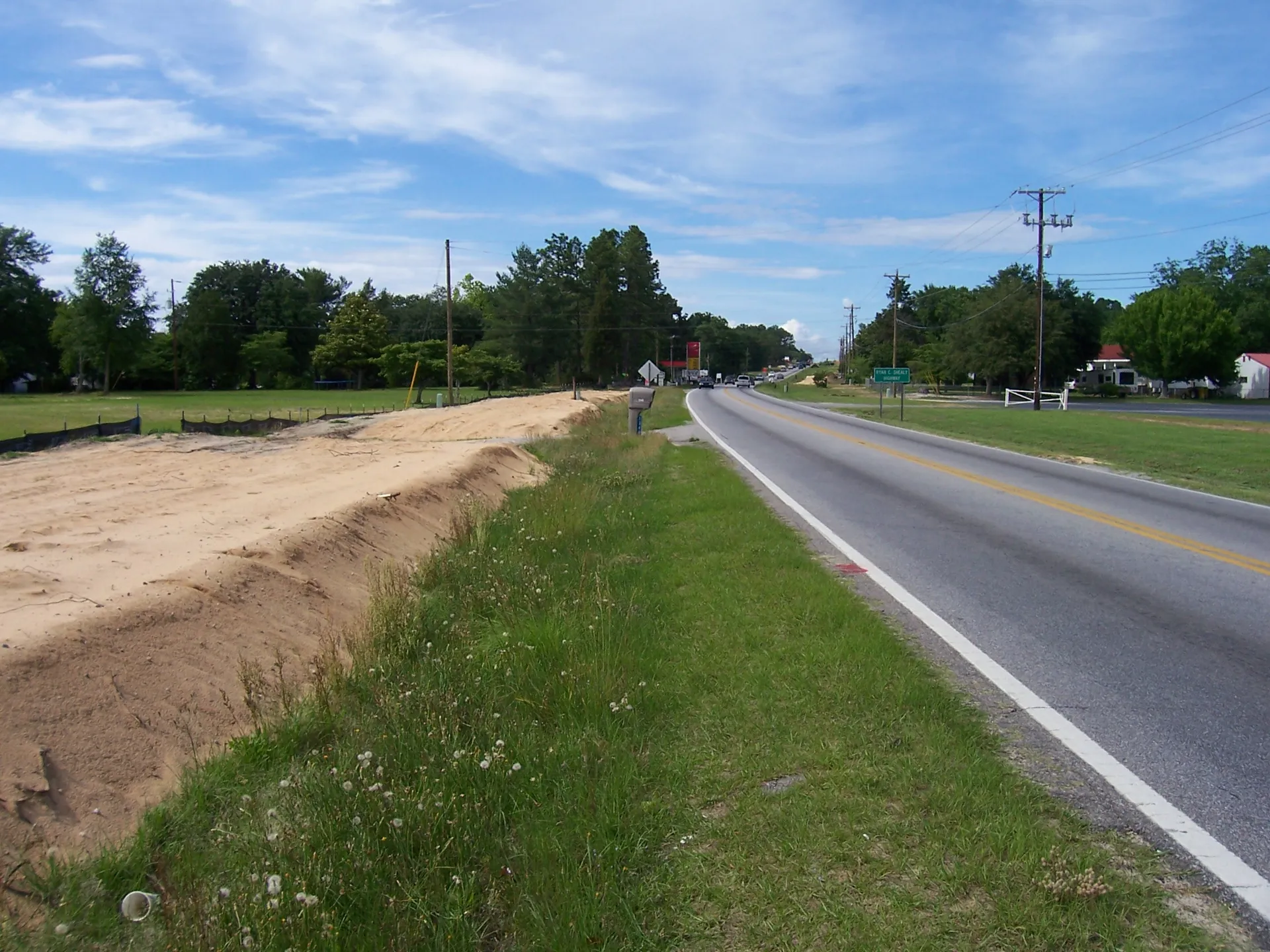 Extra lanes for S Lake Dr in Red Bank