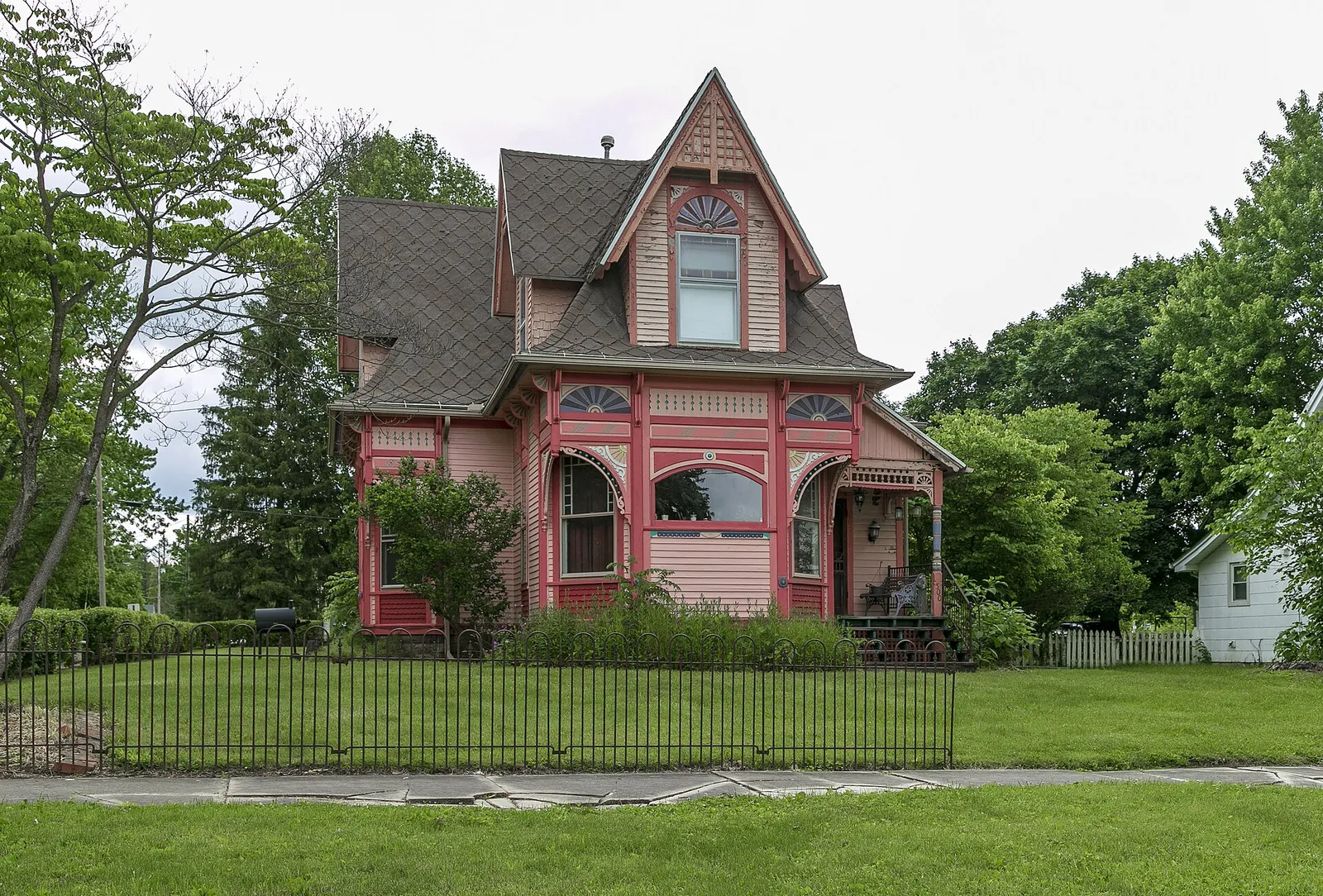 Front view of the National Register-listed house at 500 East High Street in Ashley, Ohio.