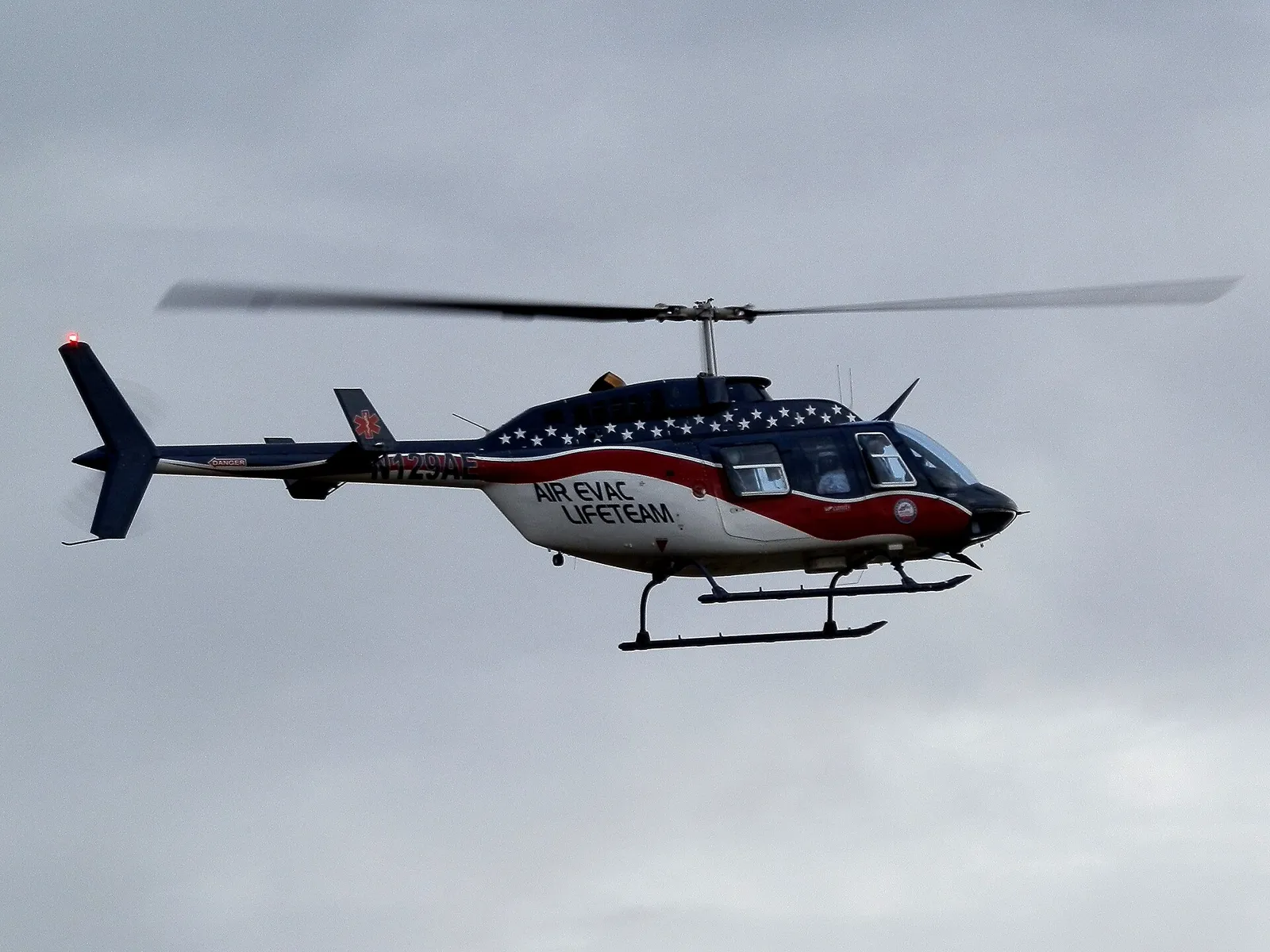 Air Evac Lifeteam helicopter landing in Hebron, Ohio