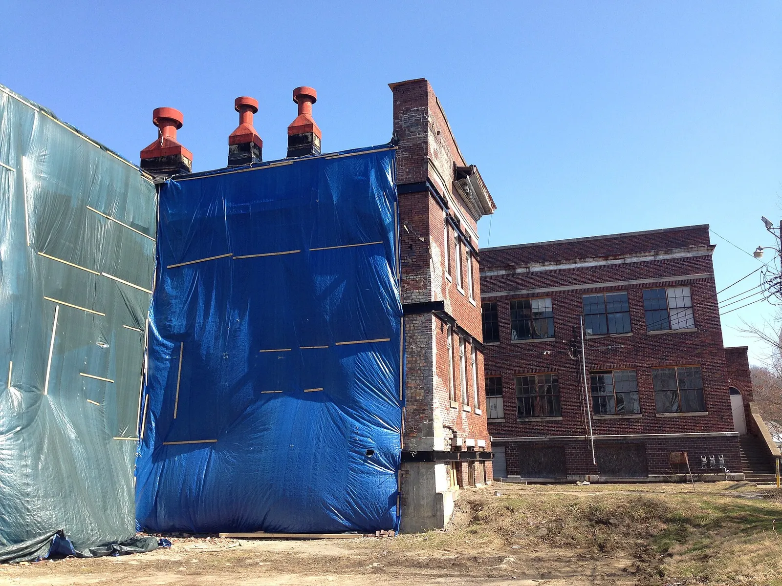 Nearby landmark: Nelsonville High School, in adjacent Nelsonville. No free-licensed photos of Murray City itself were found.