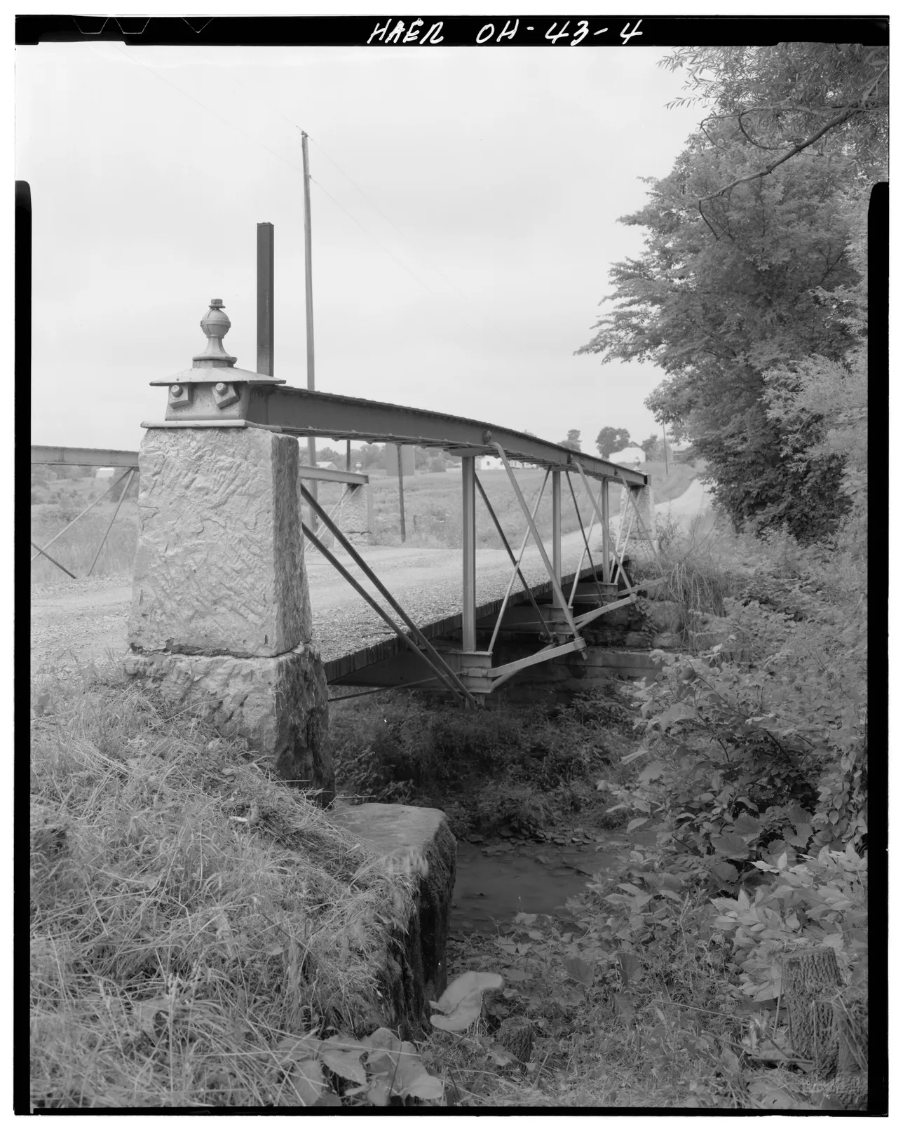 File:DETAIL OF TRUSS BEARING ON STONE ENDPOST - Fosnaugh Truss Leg Bedstead Bridge, Spanning Scippo Creek at Township Route 128, Stoutsville, Fairfield County,