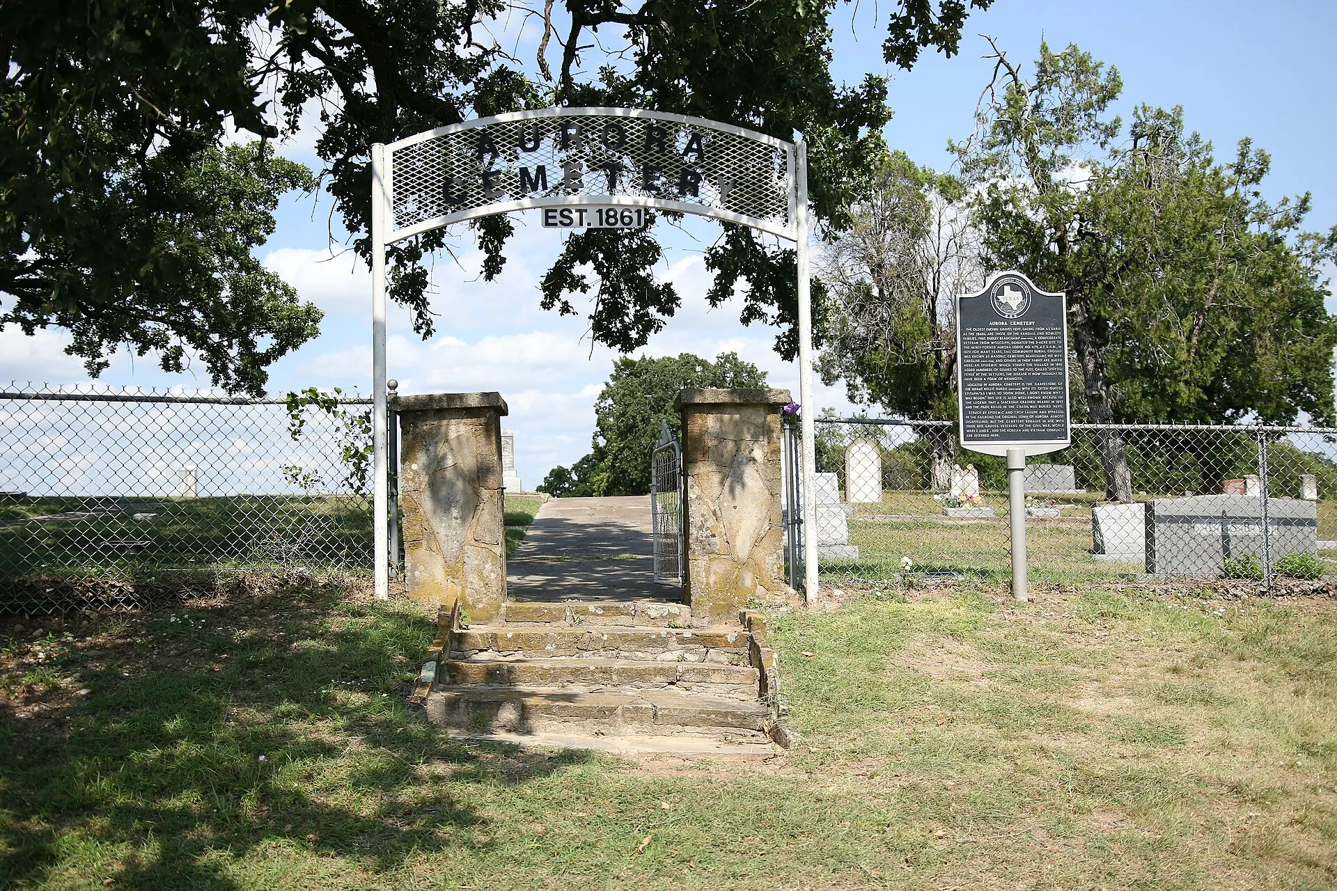 Aurora Cemetery, Aurora, Texas (July 2021).