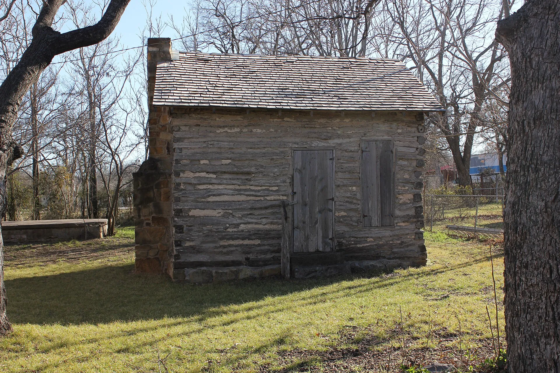 Siddons-Barnes Log Cabin, Chico, Texas.