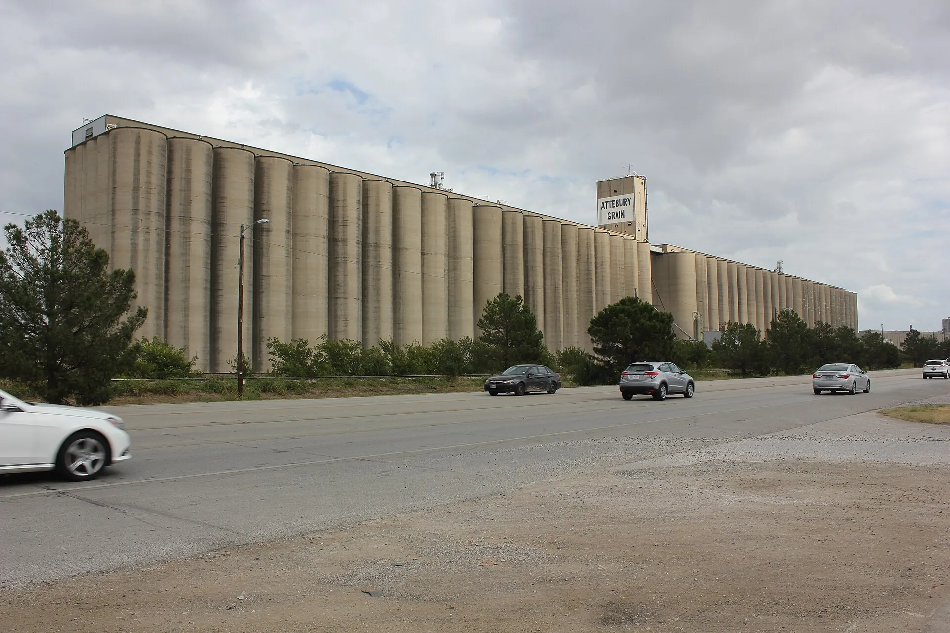 Attebury Grain elevator, Saginaw
