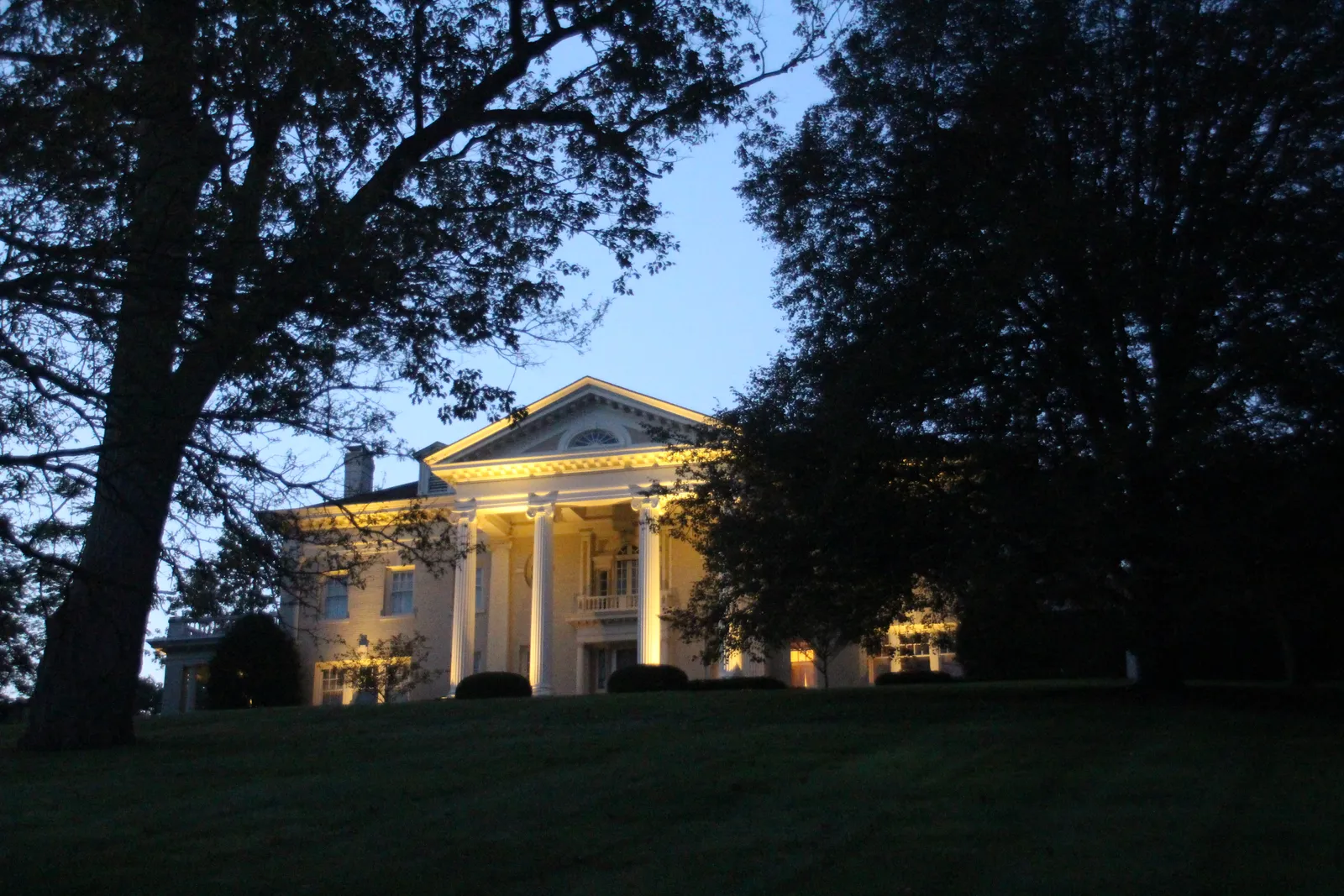 Hawthorn Hill 2019 At Sunrise Angle2 Photo3.jpg.