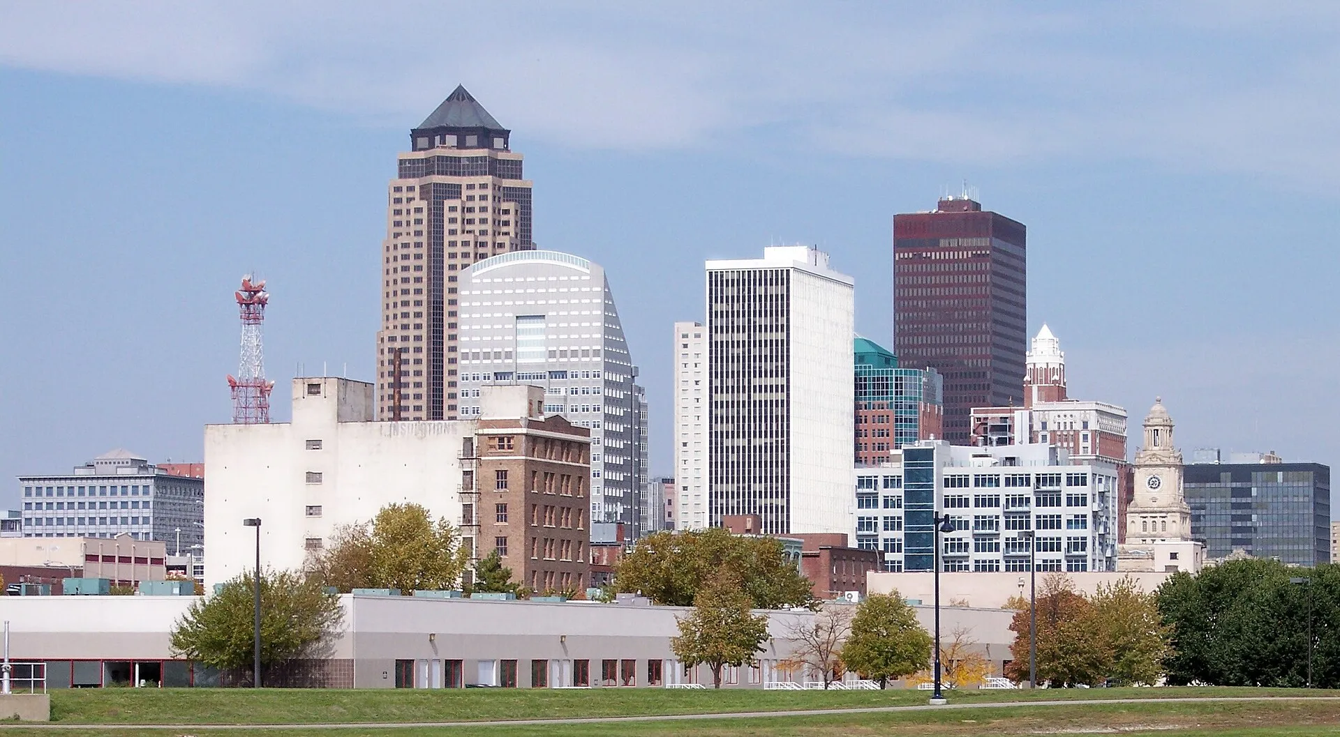 Downtown Des Moines, Iowa as viewed from the south, photographed from the south bank of the Raccoon River.