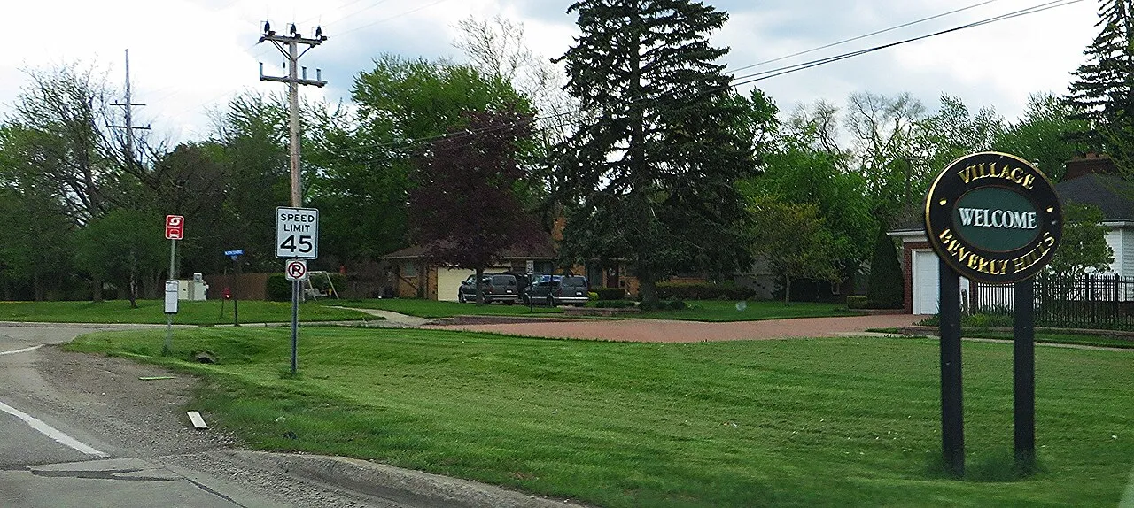 Beverly Hills is a village in Southfield Township, Oakland County of the U.S. state of Michigan. It is a suburb of Detroit. As of the 2010 census, the population was 10,267. <a href="http://en.wikipedia.org/wiki/Bev