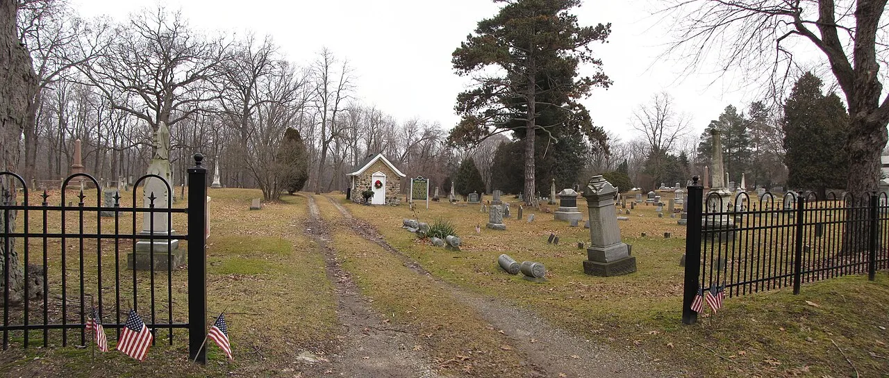 Commerce Village Burying Ground, en:Commerce Township, Michigan