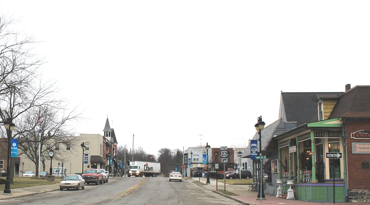 Downtown Fenton, Michigan, Leroy Street.