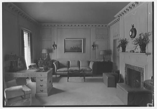 Title: George O. Johnston, residence at 20 Lothrop Rd., Grosse Pointe Farms, Michigan. Abstract/medium: Gottscho-Schleisner Collection (Library of Congress) Physical description: 1 negative :