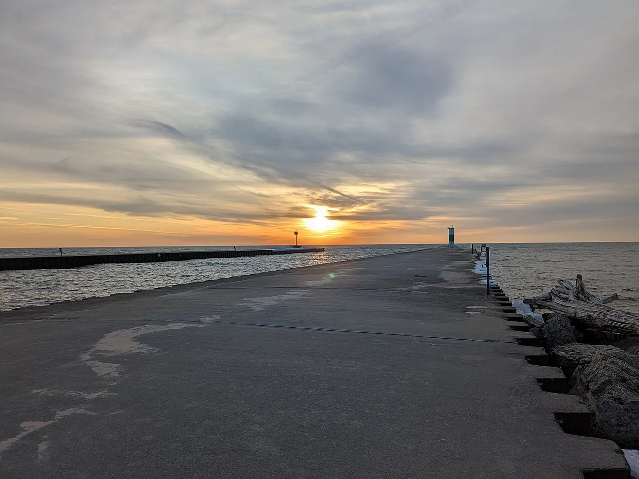 The White River 'mouth' on lake Michigan.