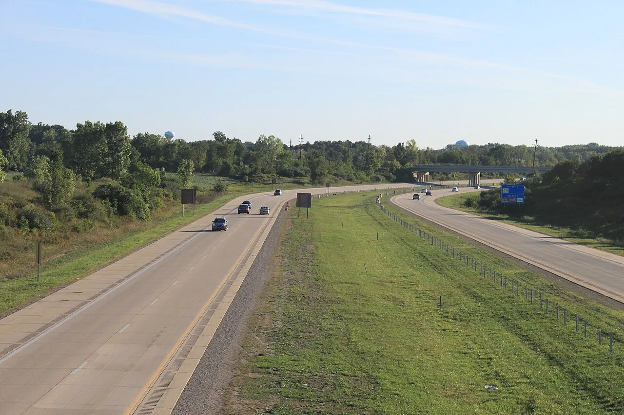 M-14 viewed from bridge on North Territorial Road, Plymouth, Michigan. Camera location42° 22′ 31.7″ N, 83° 32′ 04.8″ W View this and other nearby images on: OpenStreetMap 42.375472; -83.534667