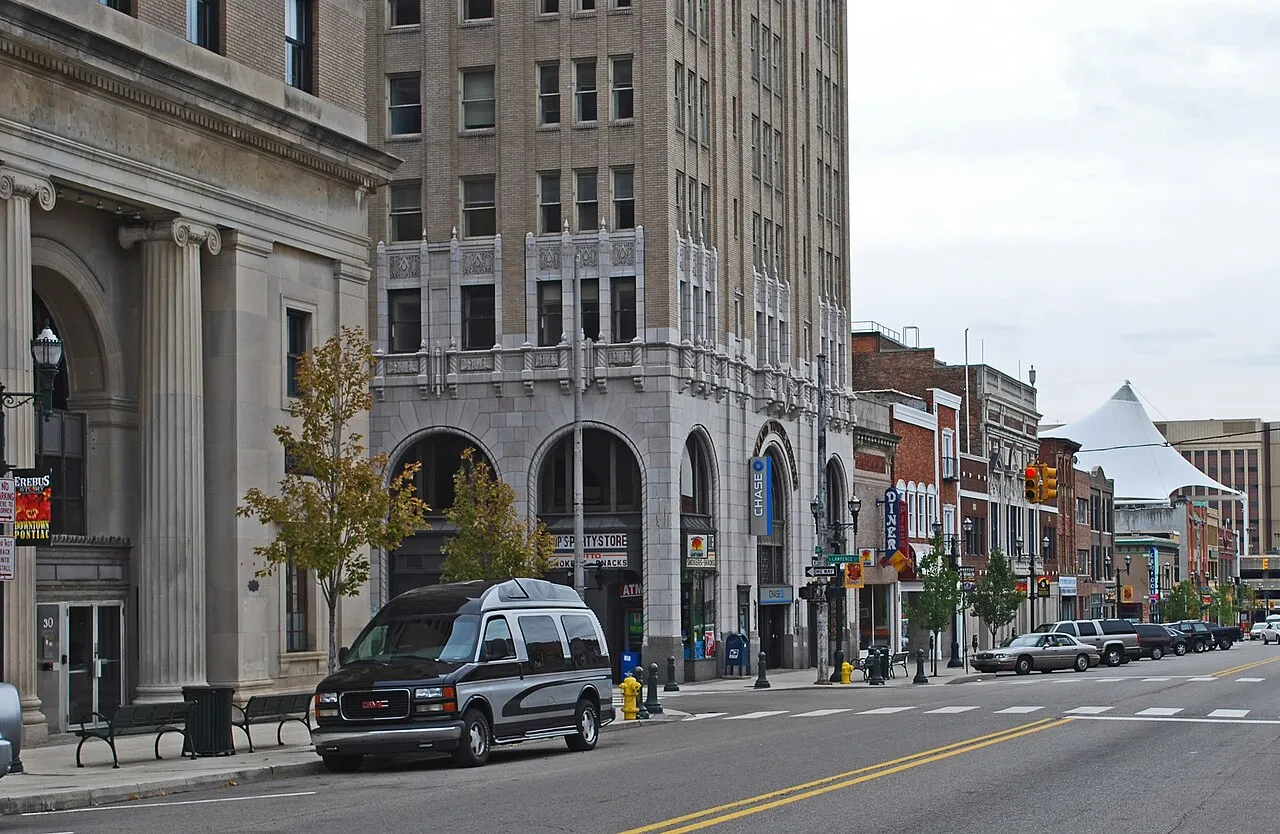 Pontiac, Michigan Commercial Historic District, N. and S. Saginaw Street
