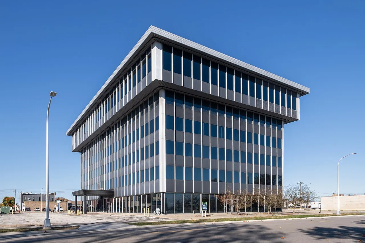 In downtown Port Huron, Michigan, the Port Huron Office Center at 511 Fort St, on the west side of Fort Street, south of Bard Street, viewed from the southeast. According to its municipal property record, it was built i