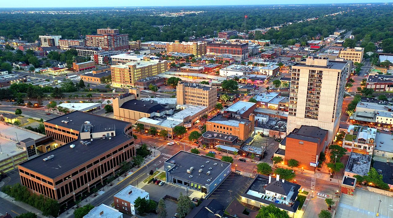 Downtown Royal Oak, Michigan near 11 Mile Rd and Main Street looking northeast.
