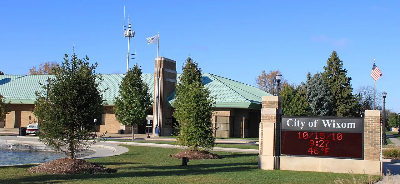 Wixom, Michigan, City Offices, 49045 Pontiac Trail