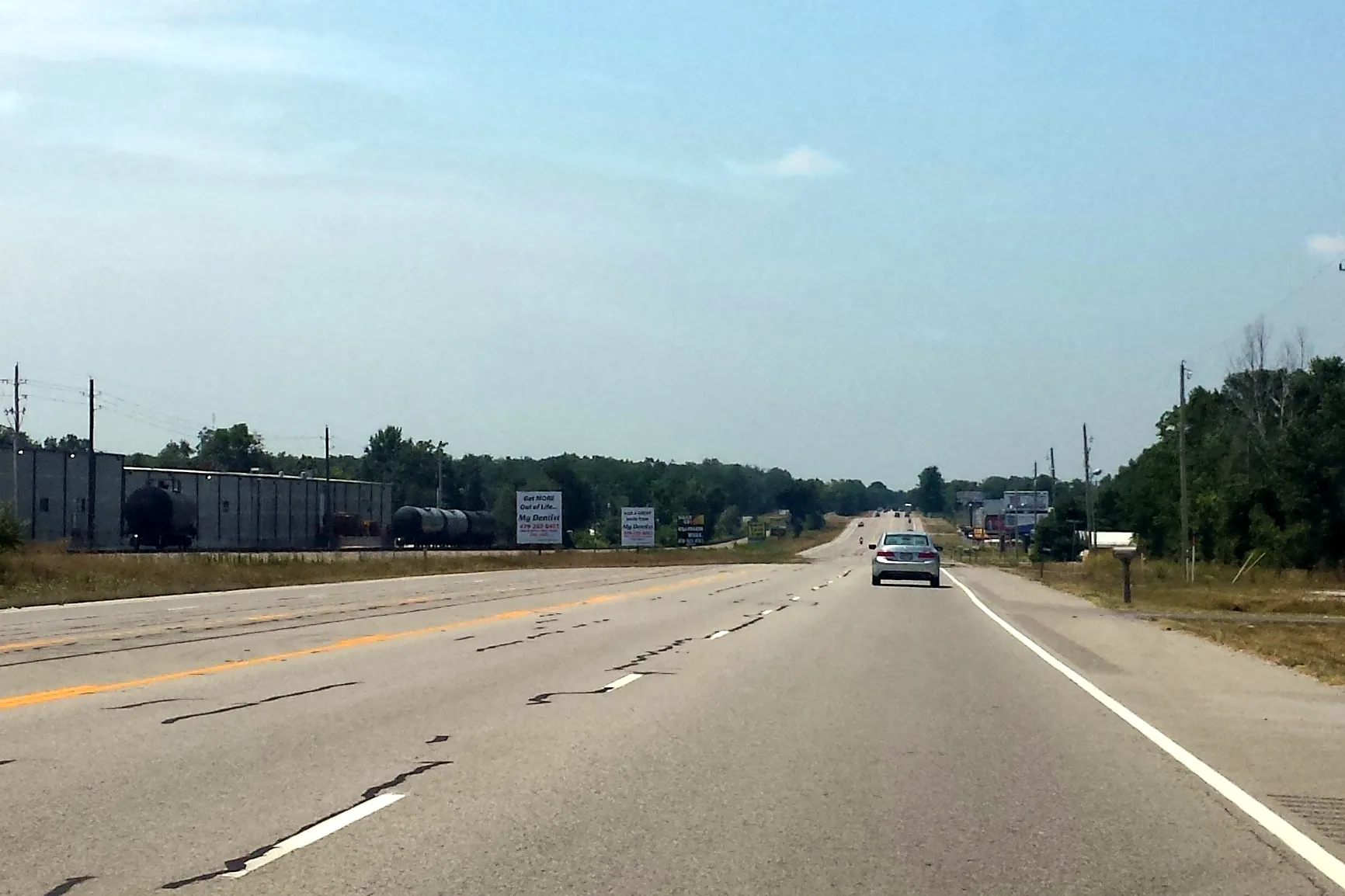 US 62 runs west in Avoca, Arkansas