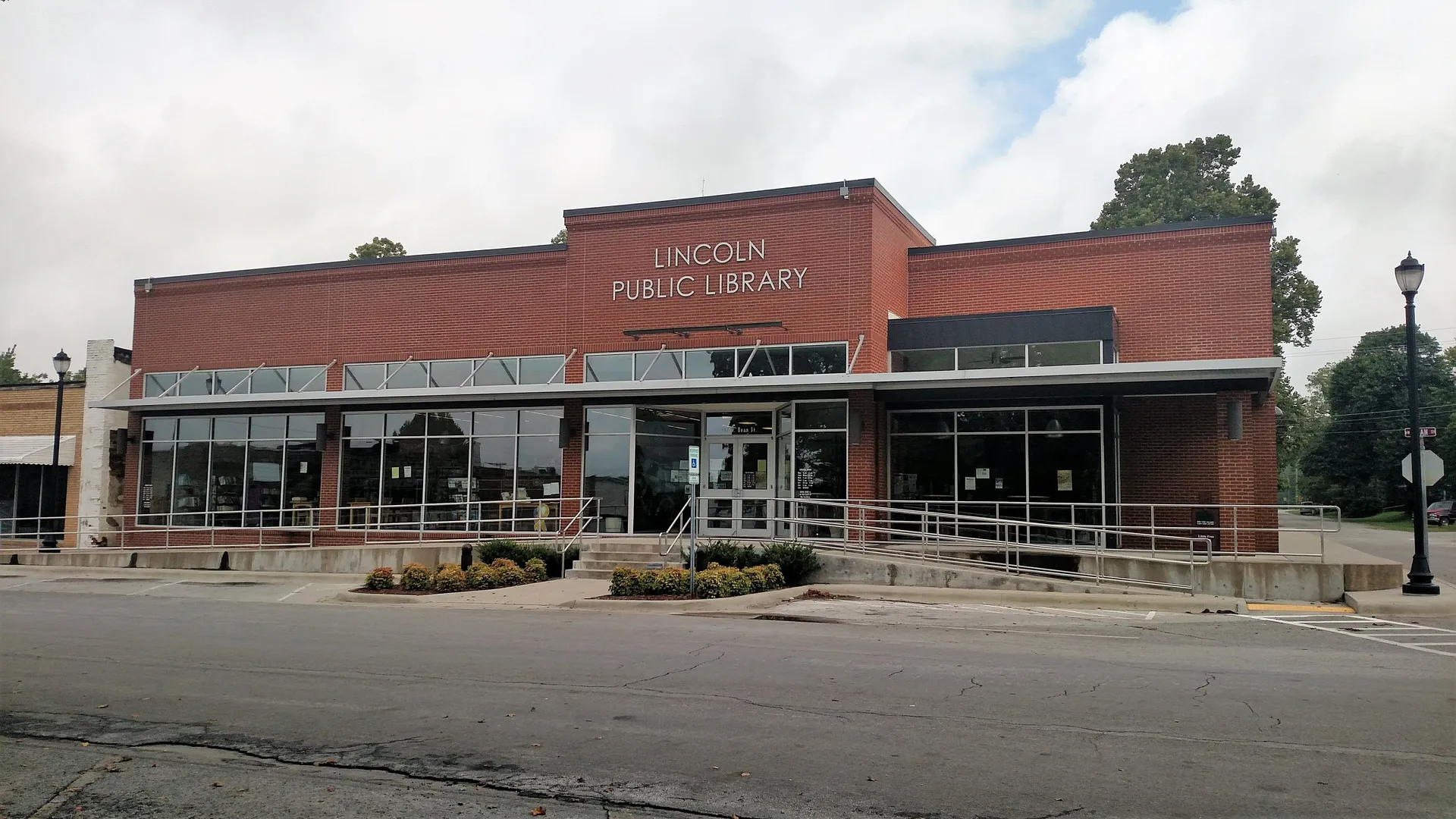 Lincoln Public Library in Lincoln, AR