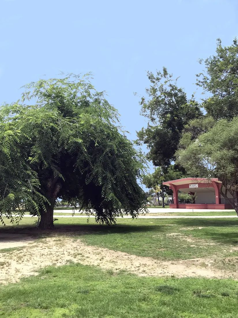 Earl Ruth Park, Parlier