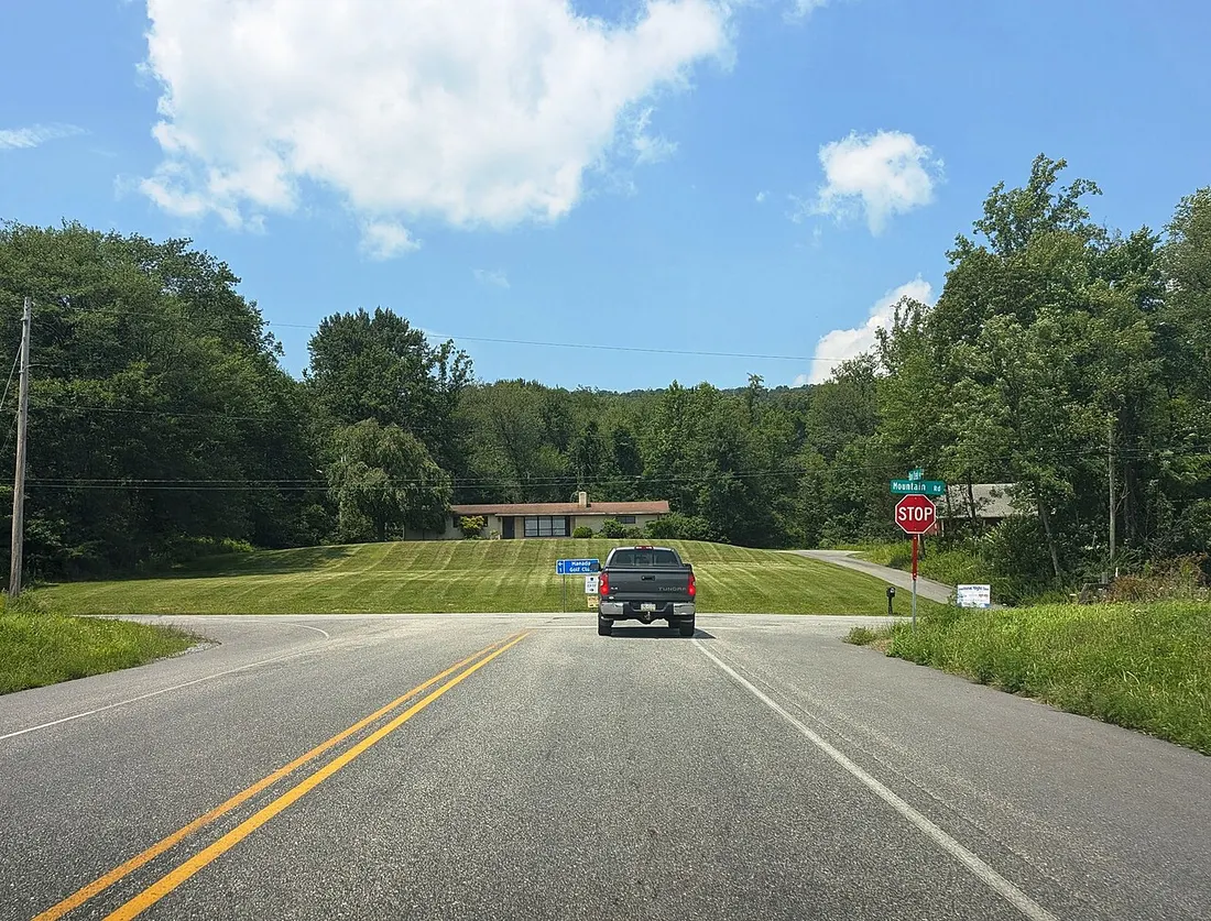 Photo of northbound Bow Creek Road in East Hanover Township, Dauphin County, Pennsylvania. Photo taken looking north-northwest approaching its end at Pennsylvania Route 443 (Mountain Road).