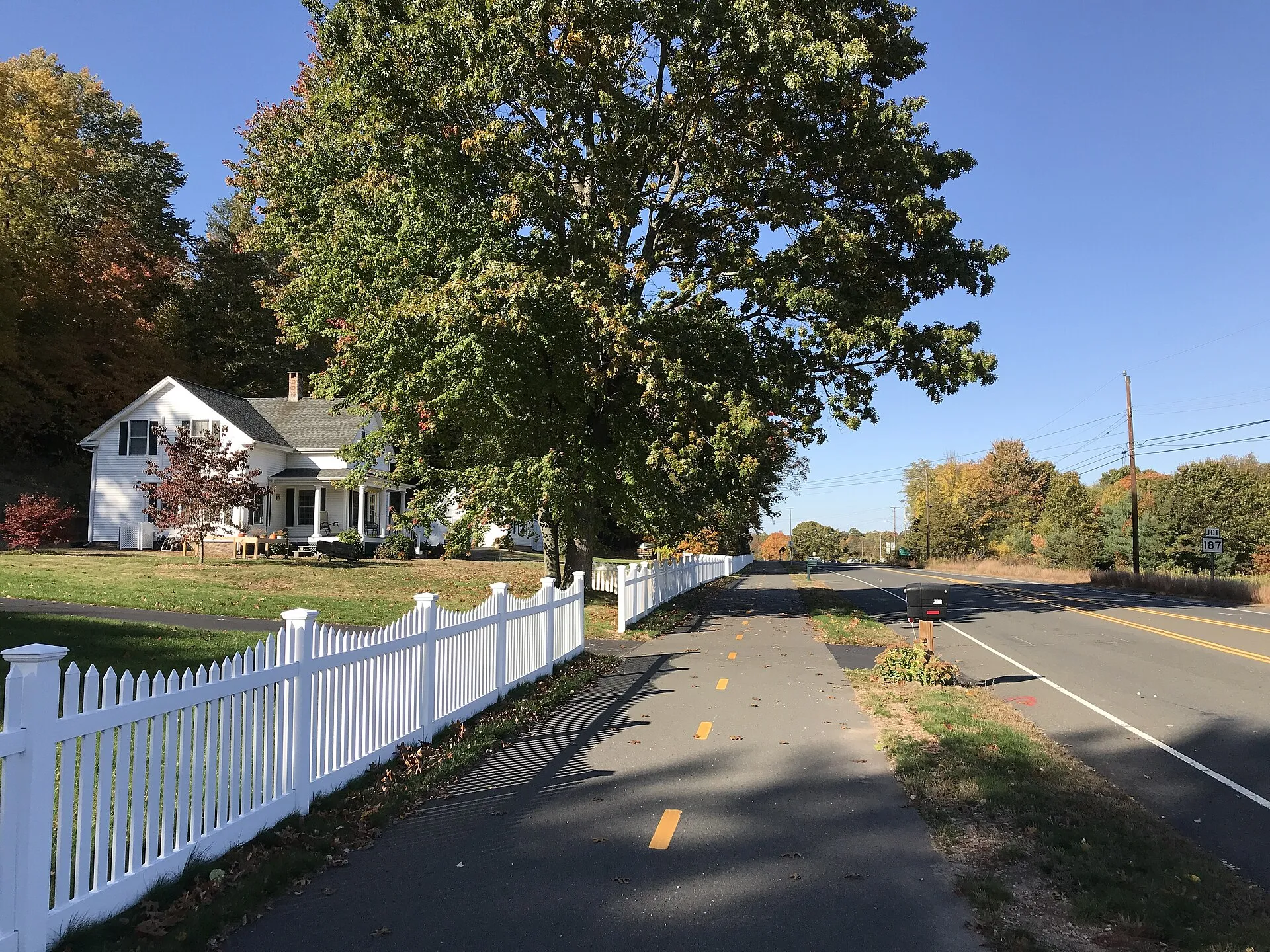 Bloomfield Greenway multi-use trail along CT 189.