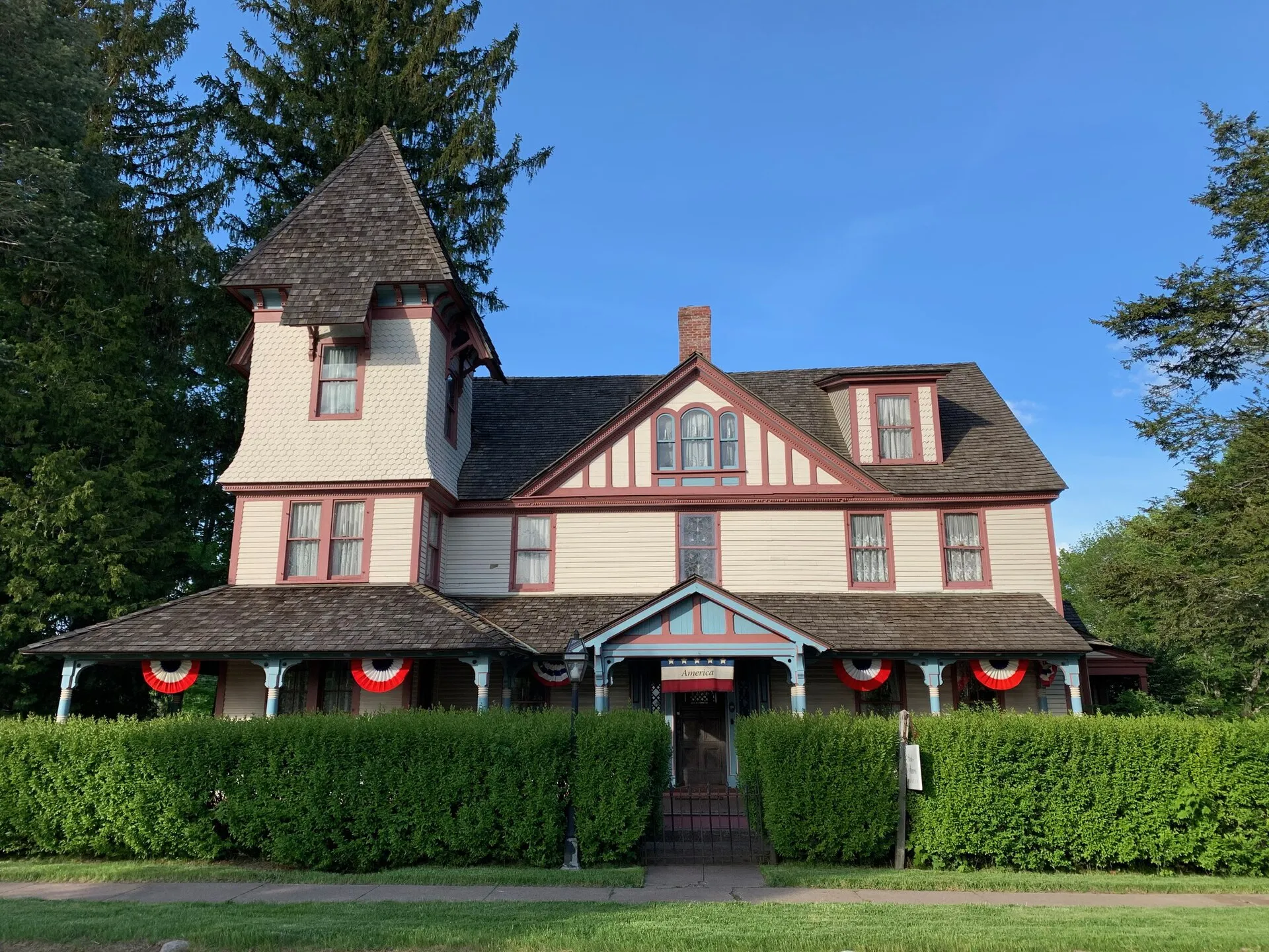 Hicks-Stearns Family Museum, Tolland.
