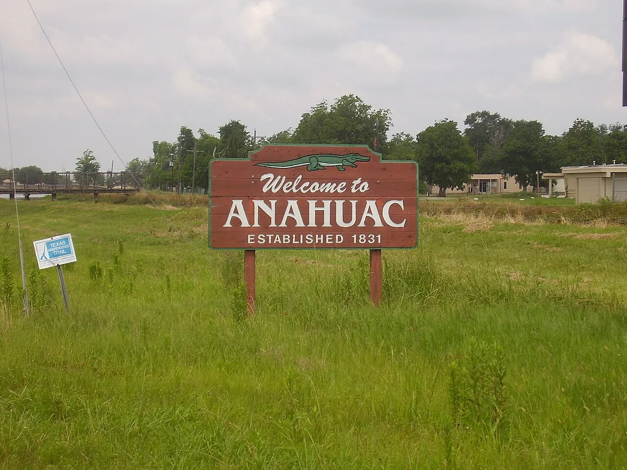 Anahuac town sign