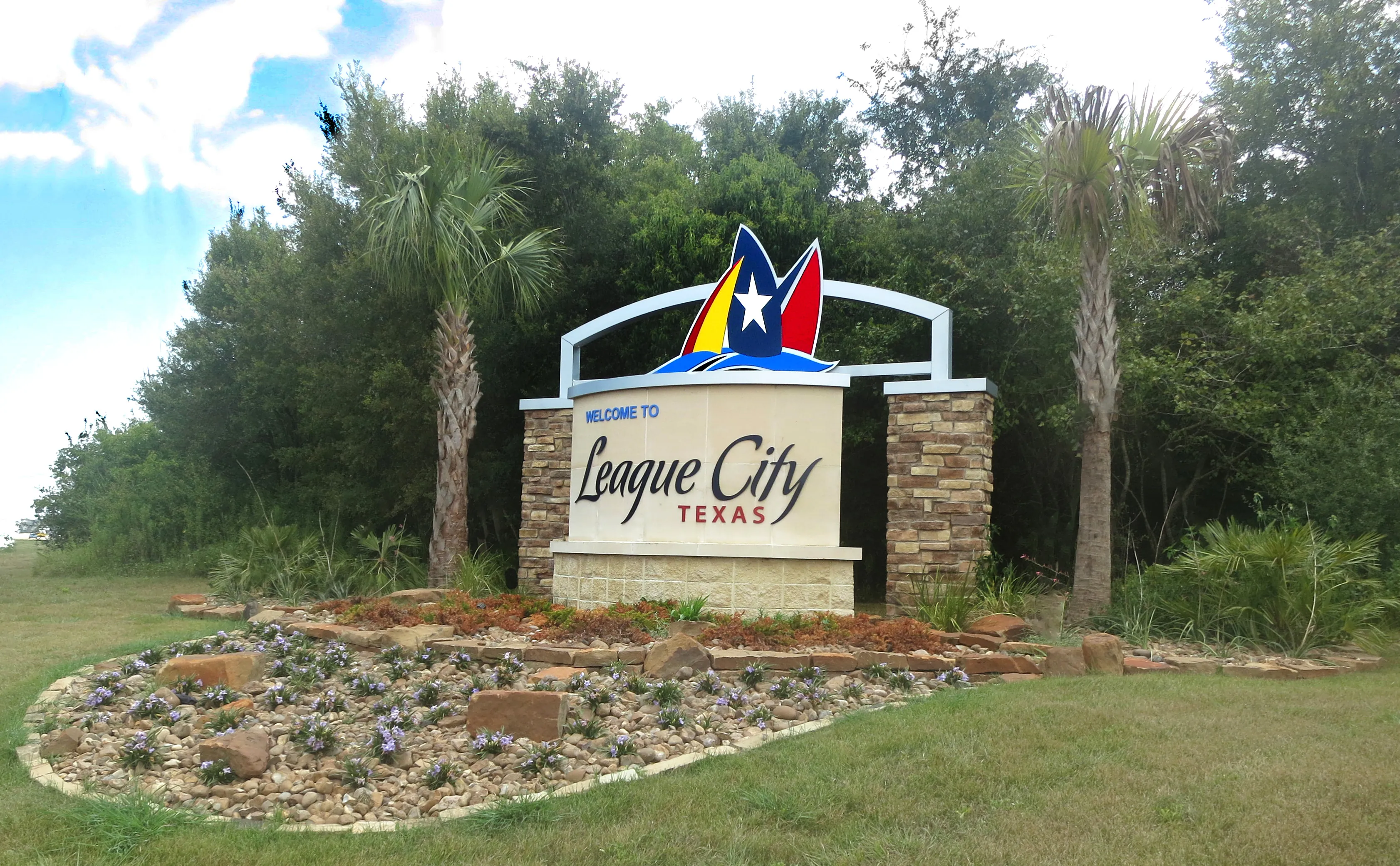 Welcome to League City sign